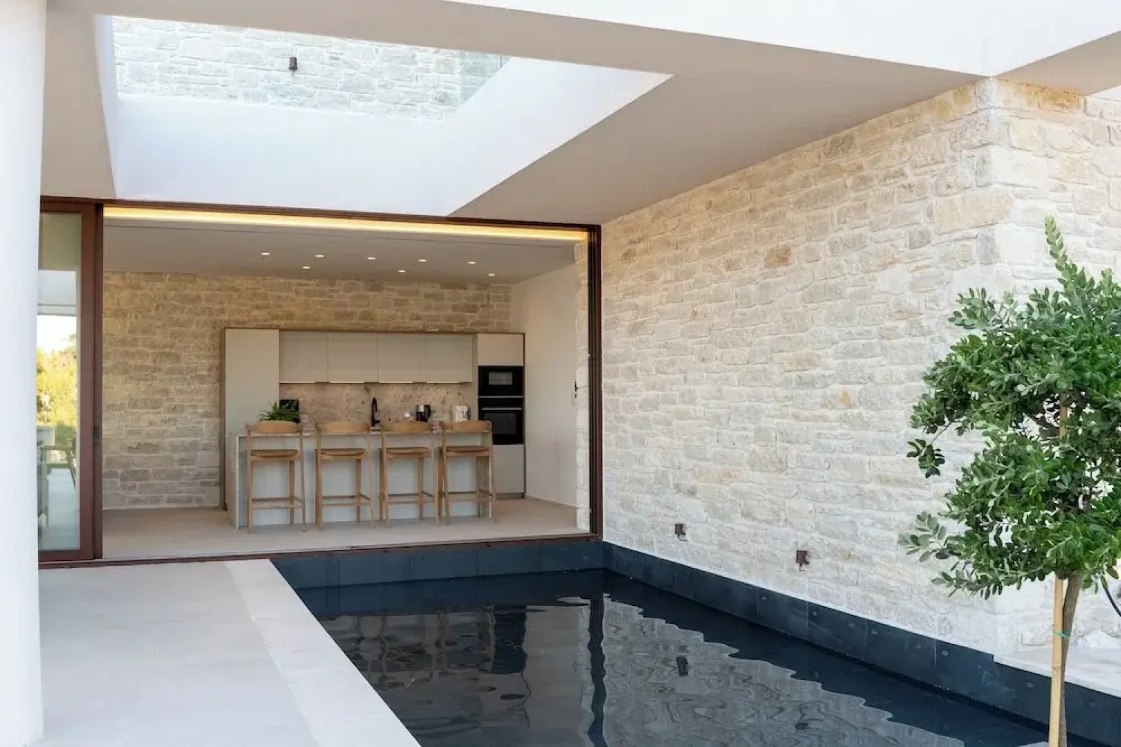 Seanatra Luxury Villas