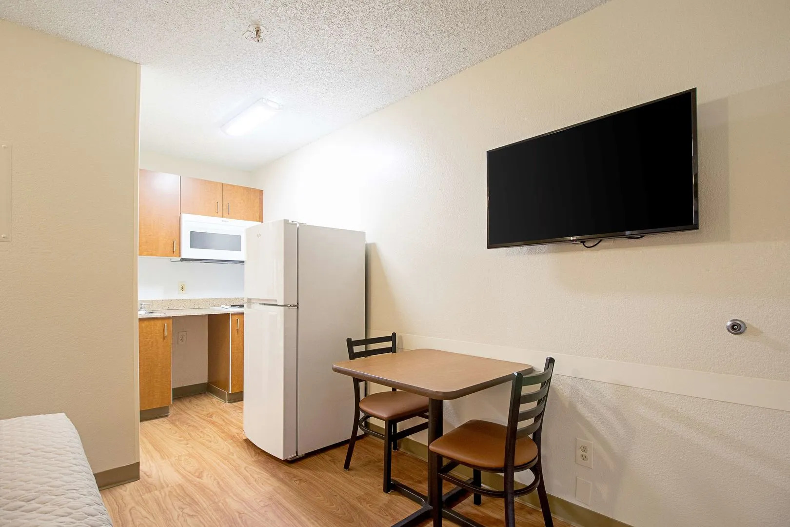 HomeTowne Studios By Red Roof Seattle - Kent/ Des Moines