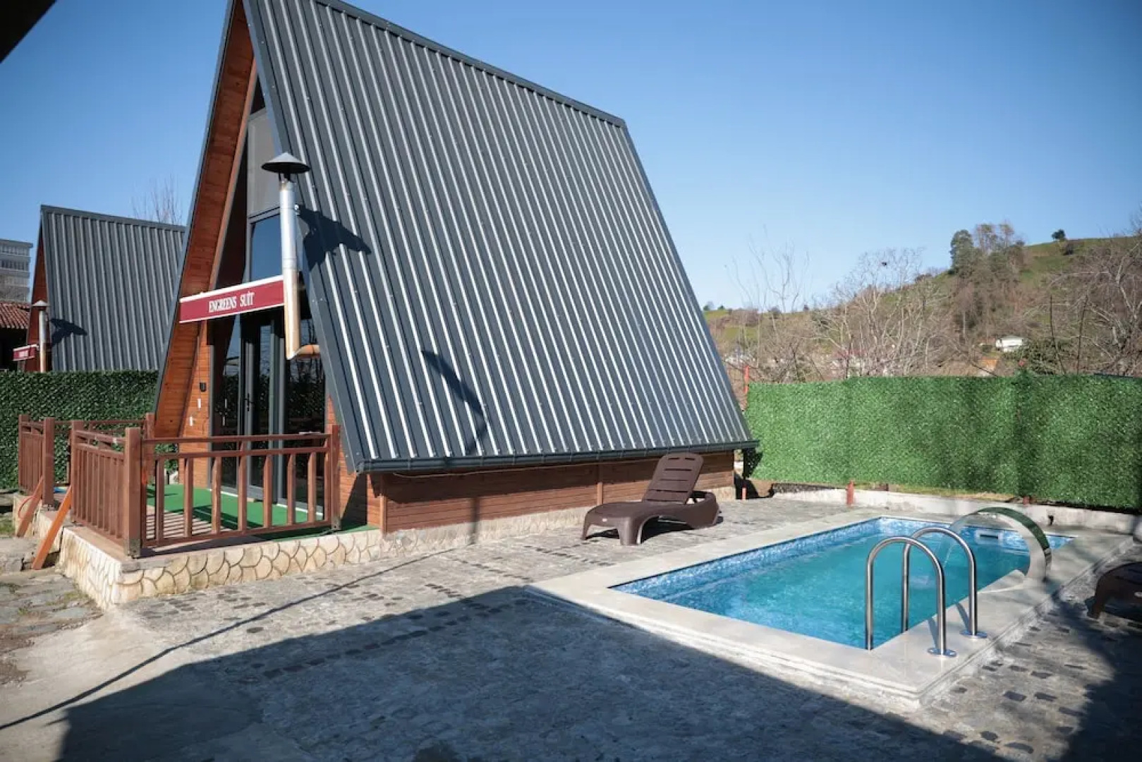 Engreens Suit Bungalov