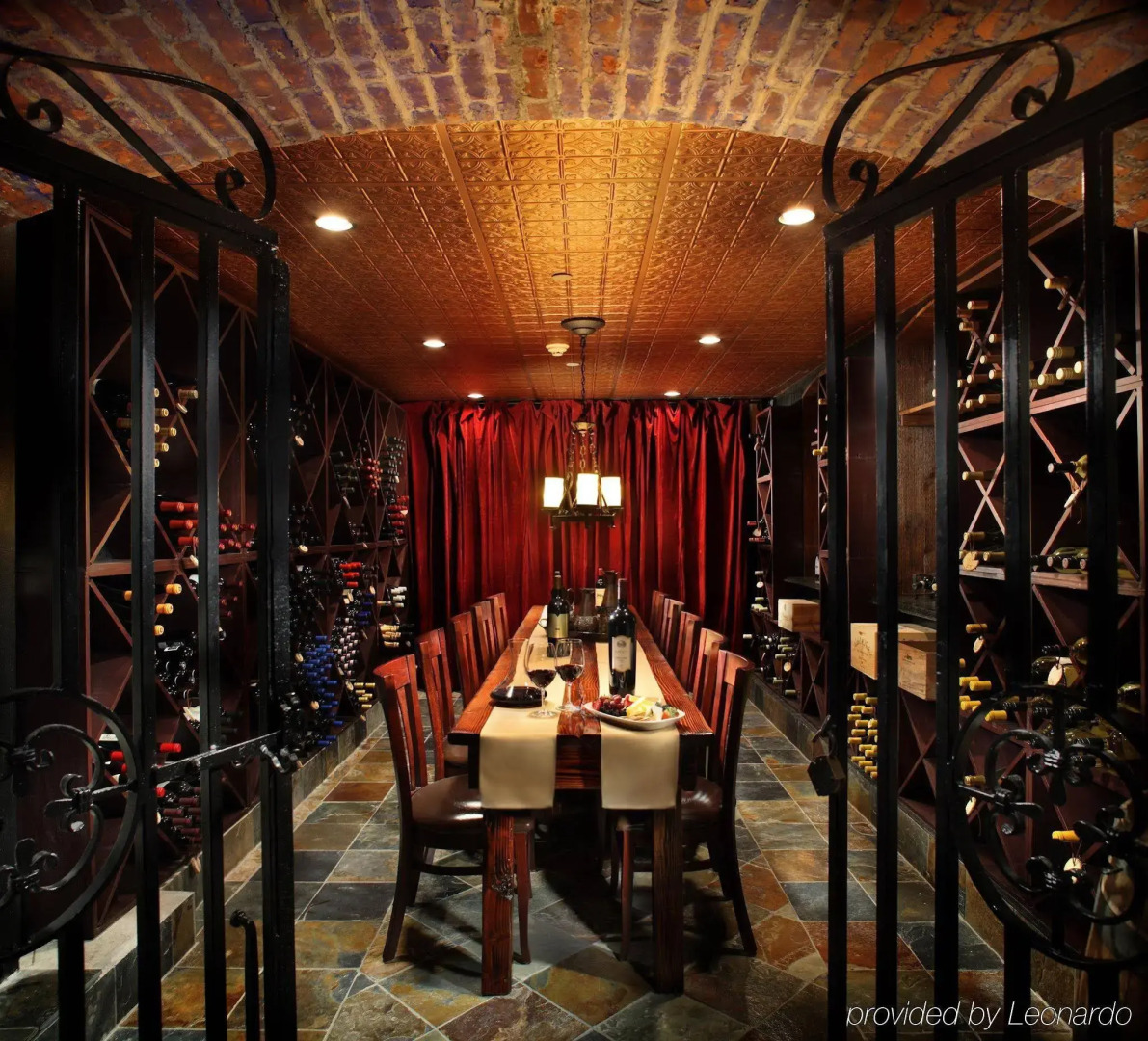 Tarrytown House Estate