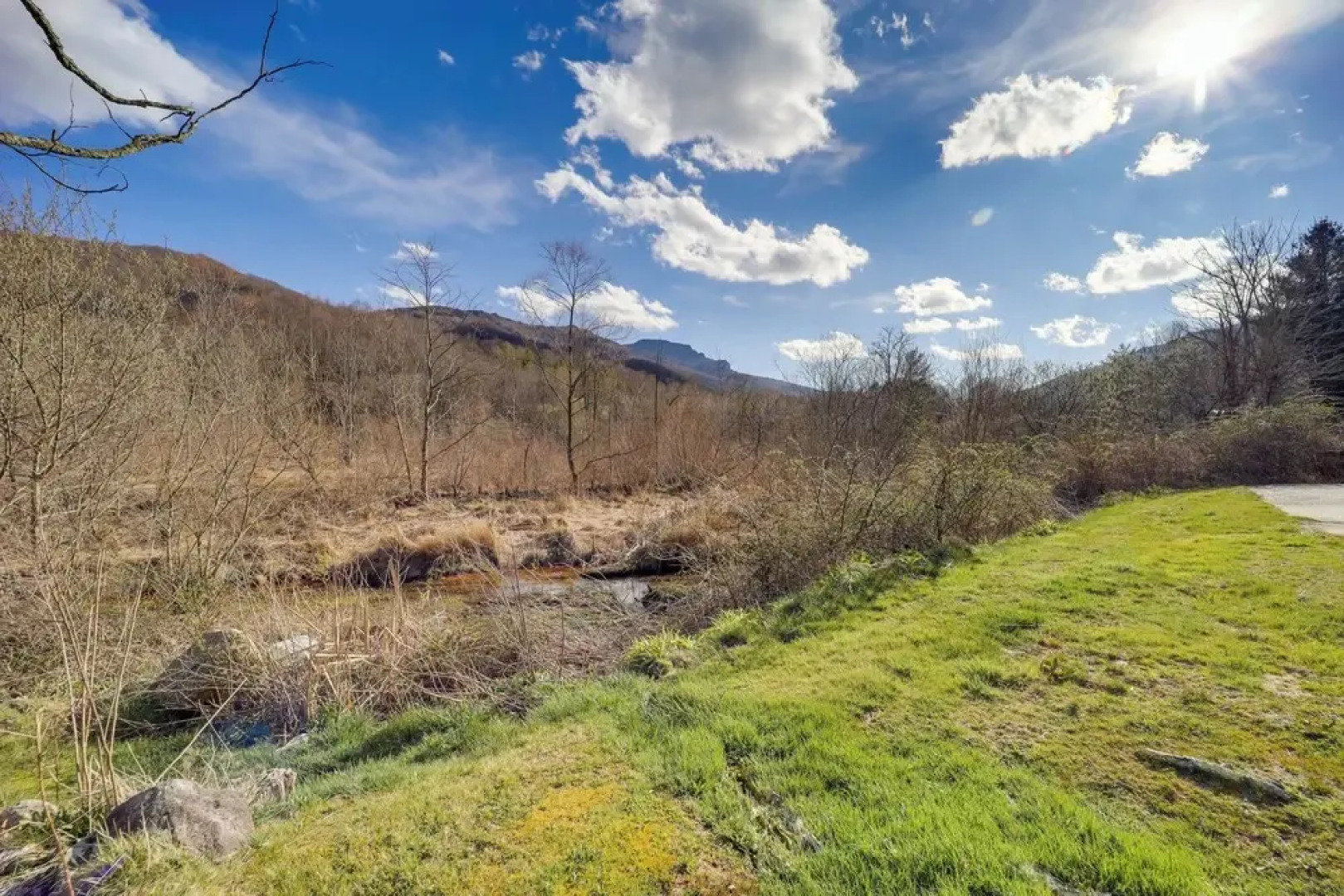 Lookout Deck + Mtn Views: Banner Elk Condo!