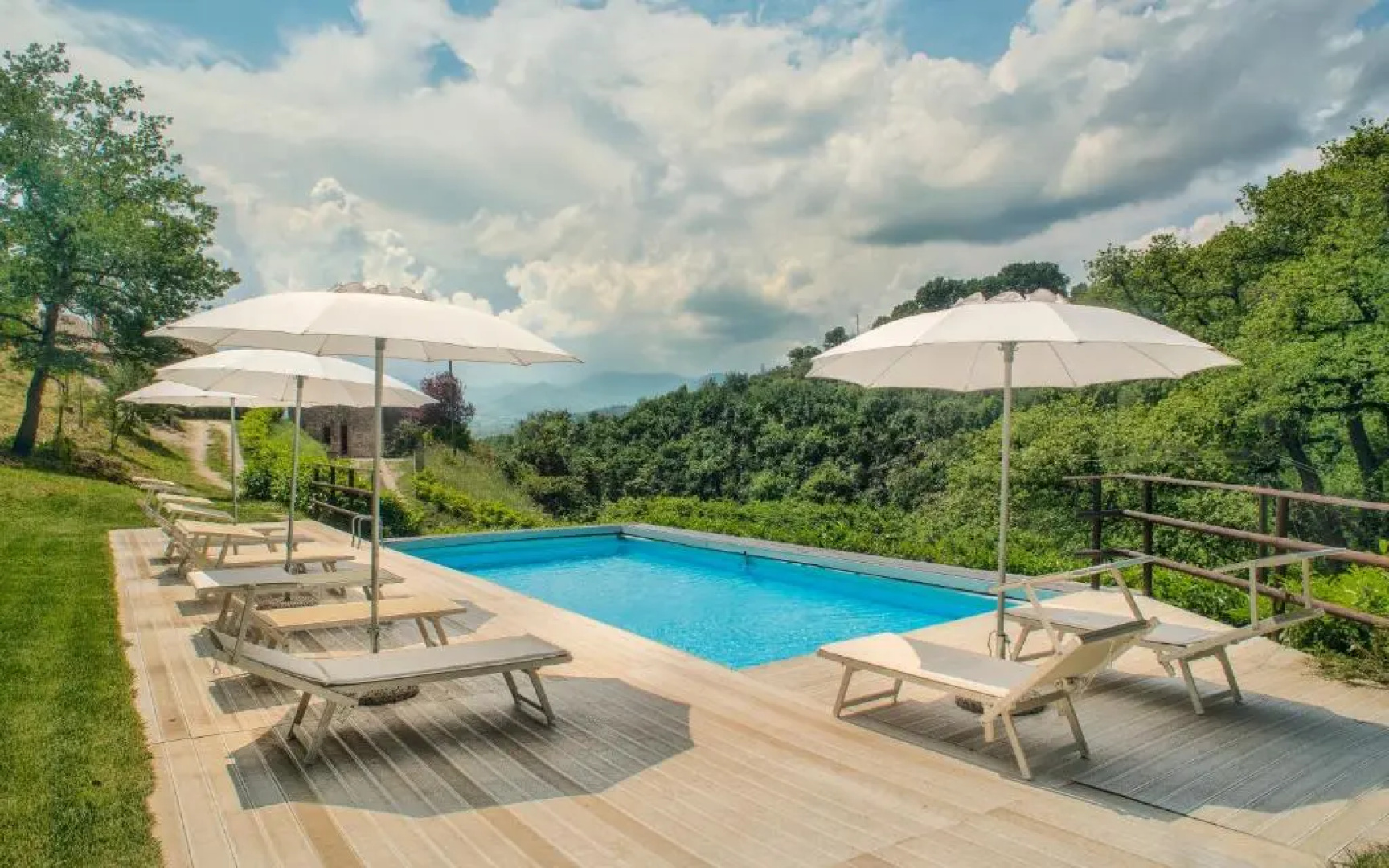 Canapegna Village - private villas and 2 pools in the heart of Le Marche