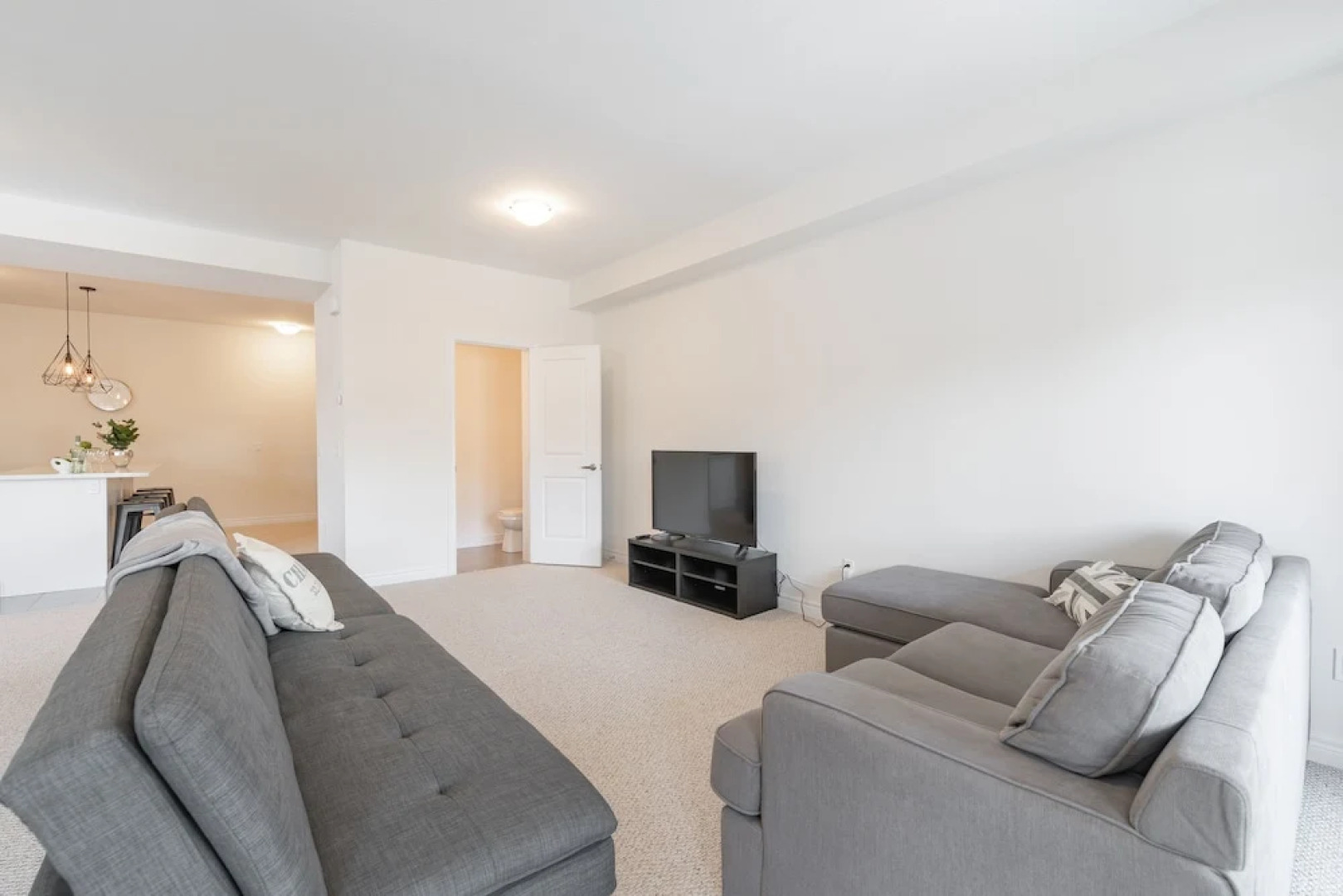 Lavish Brand New Four Bedroom Townhouse