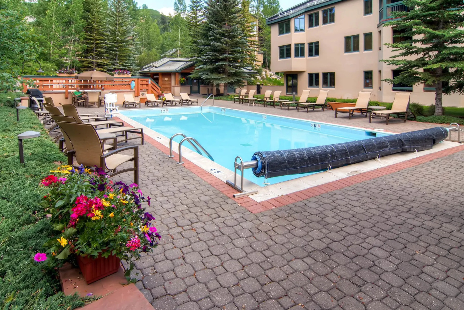 Kiva Lodge by East West Hospitality