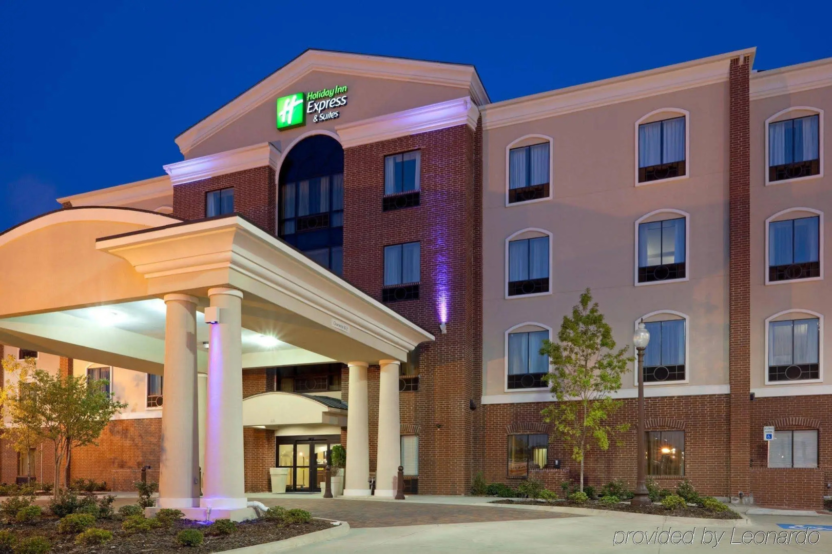 Holiday Inn Express Hotel & Suites Ennis by IHG