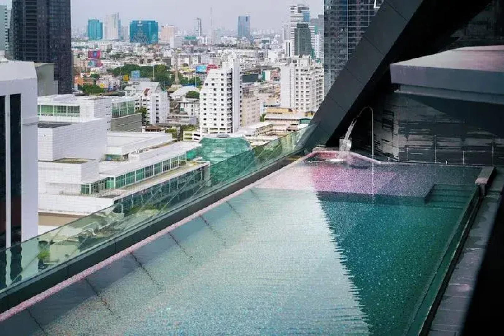Queensland Hotel Bangkok