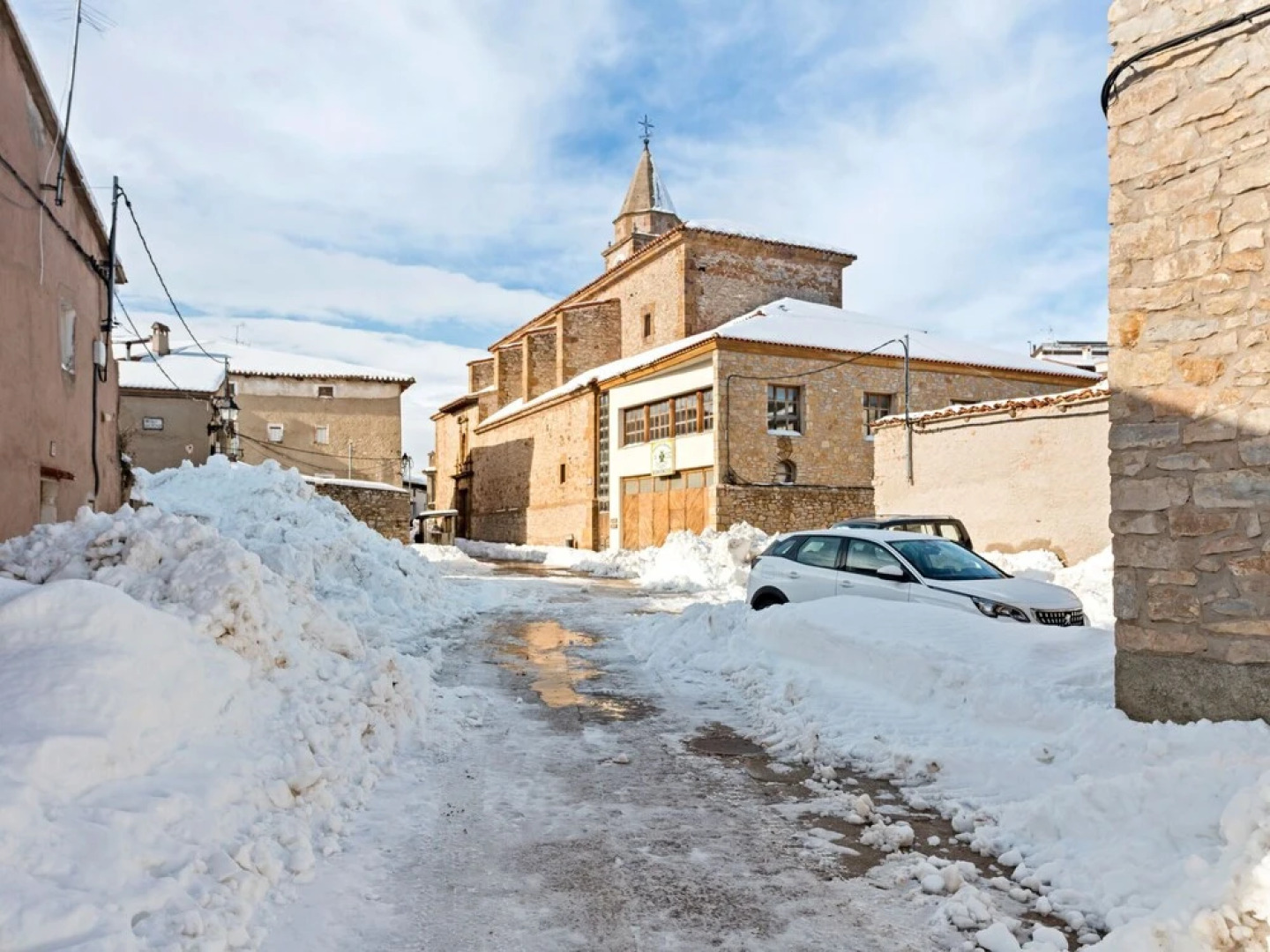 Plush Apartment in Gudar With Heating