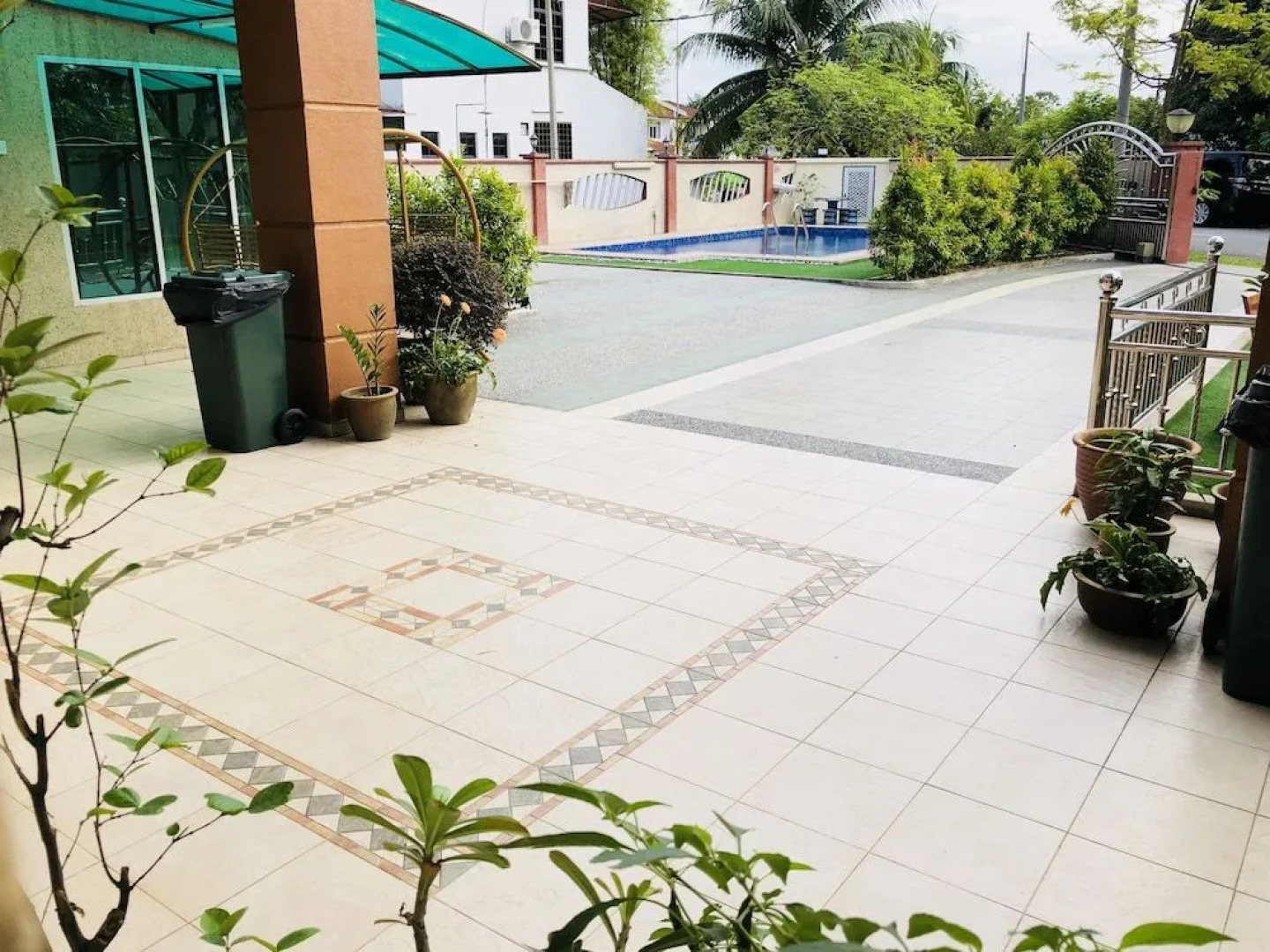 One 5 Residence Homestay