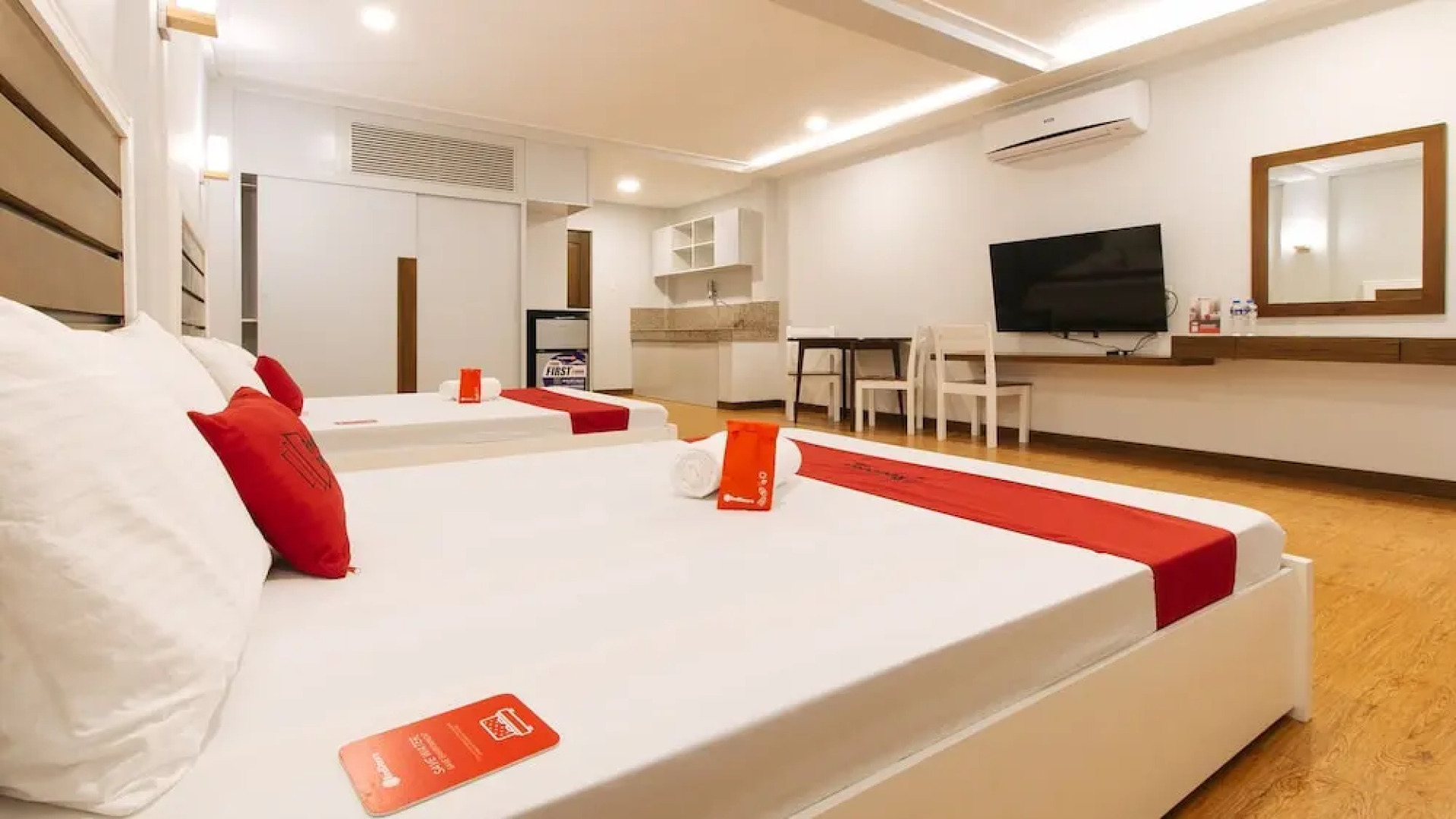 RedDoorz Premium @ Trece Indang Road