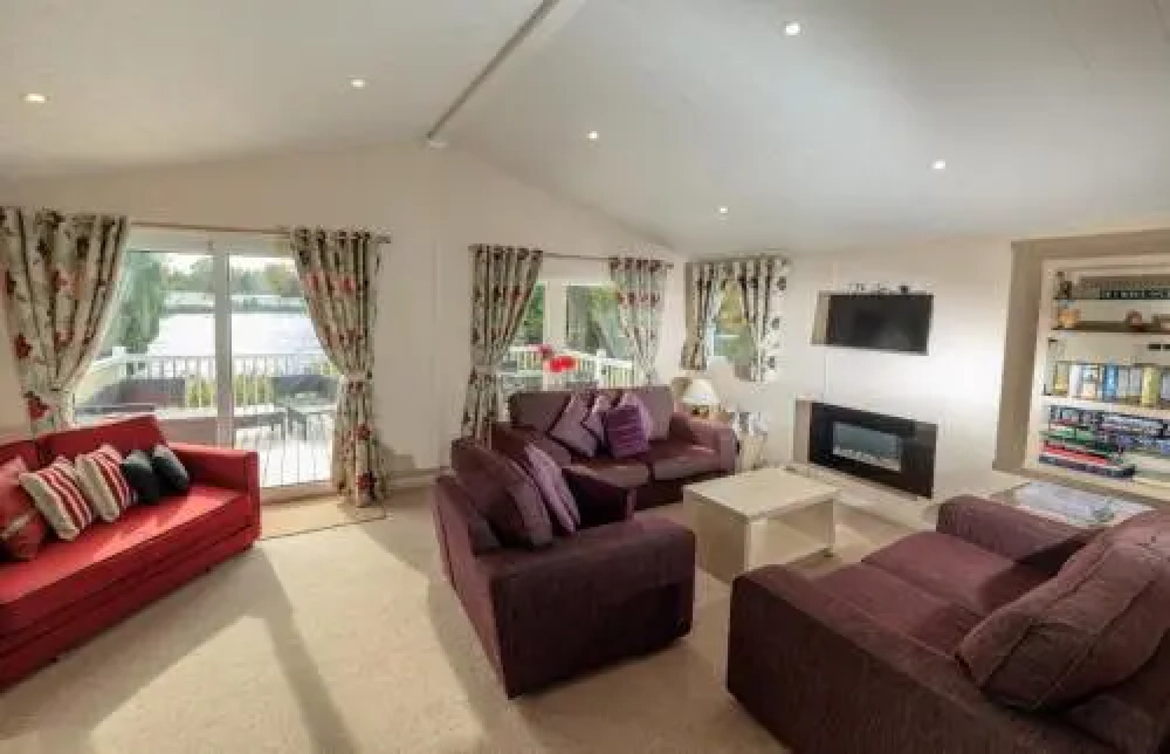 Casa Lago - Luxury lodge with Exclusive lake view - Haggerston castle