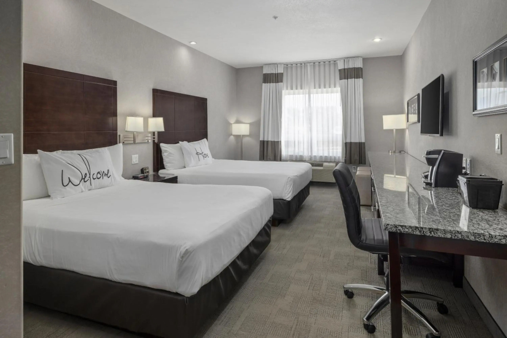 Home Inn and Suites Regina Airport