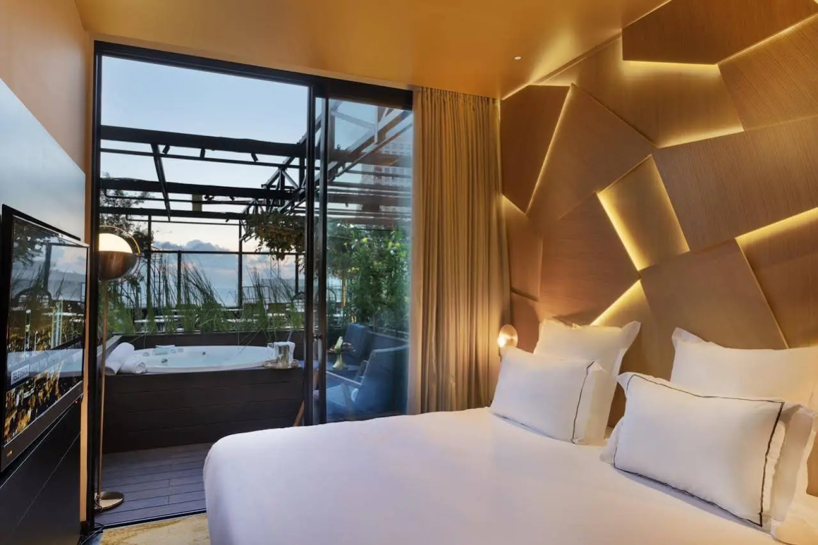 Отель Lighthouse by Brown Hotels