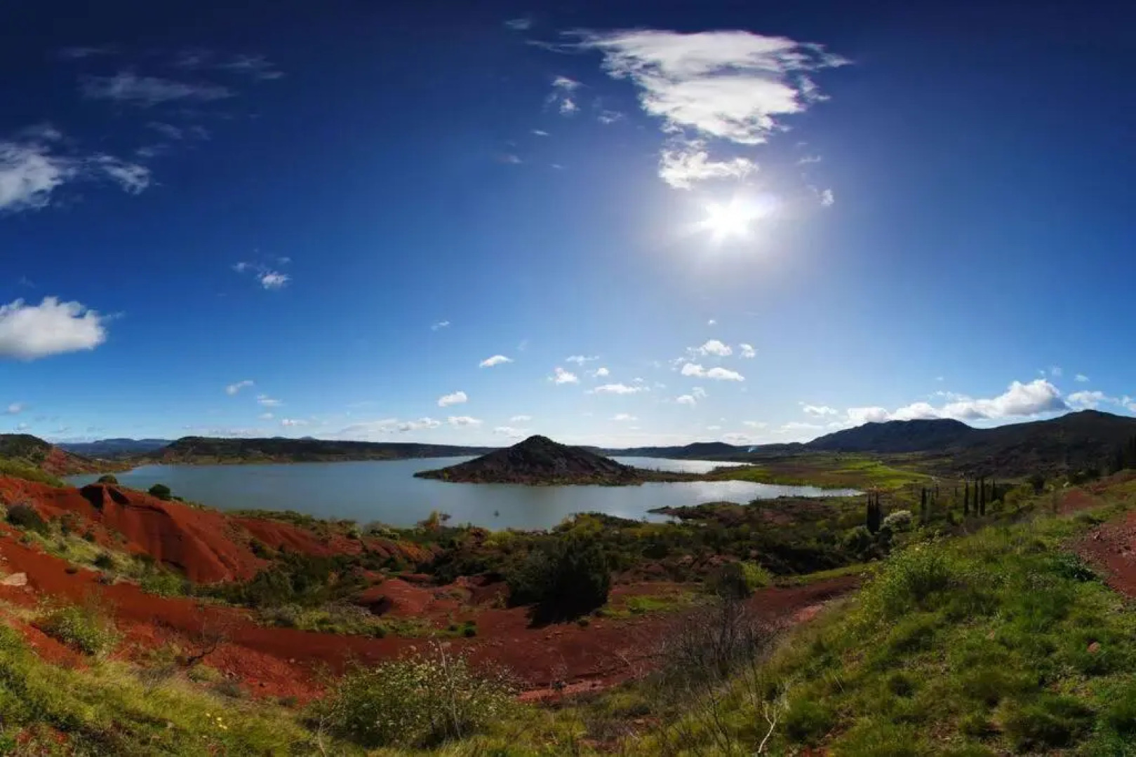 Charmant studio tout neuf avec coin jardin et hamac