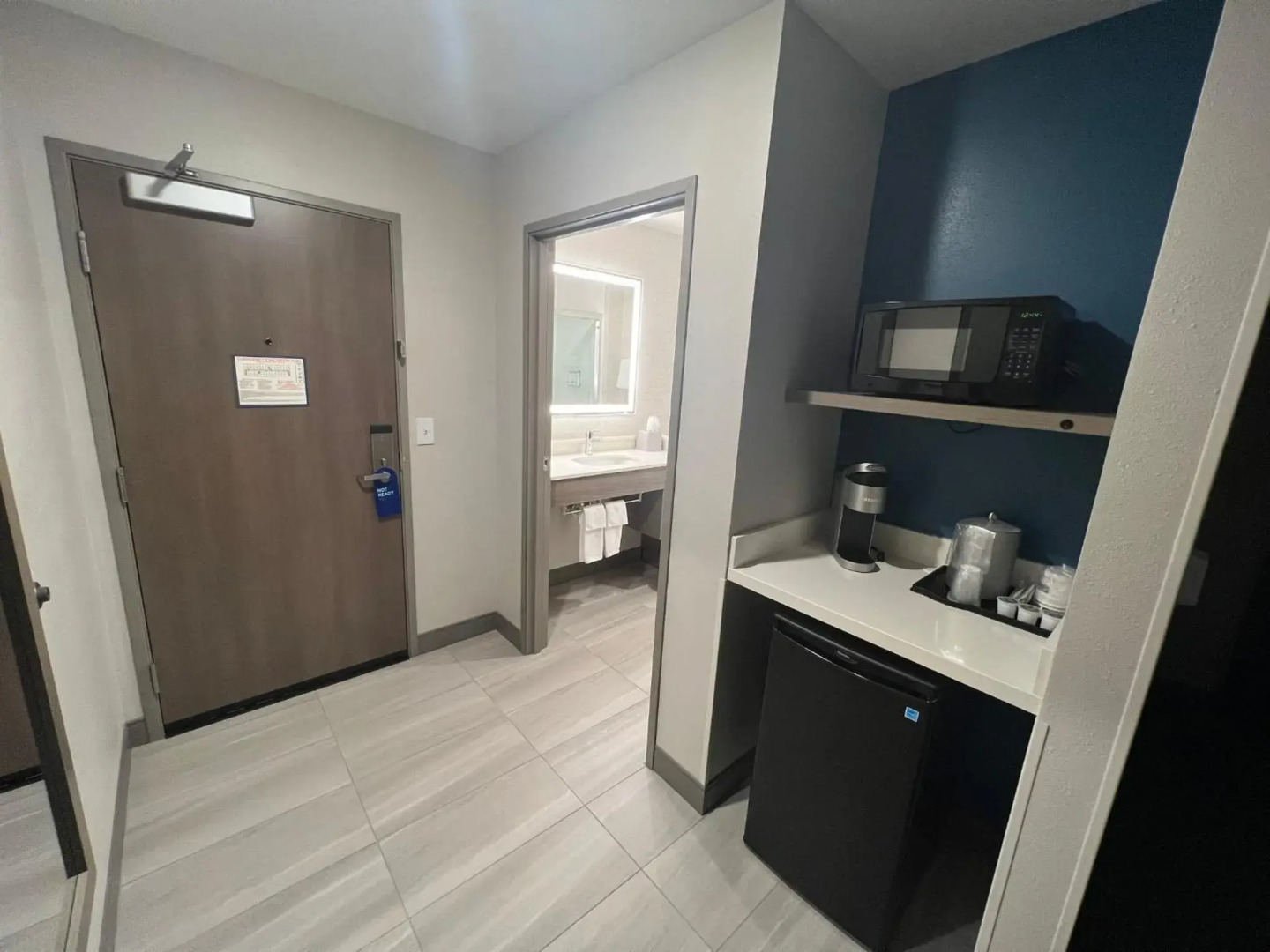 Holiday Inn Express and Suites Tomah by IHG