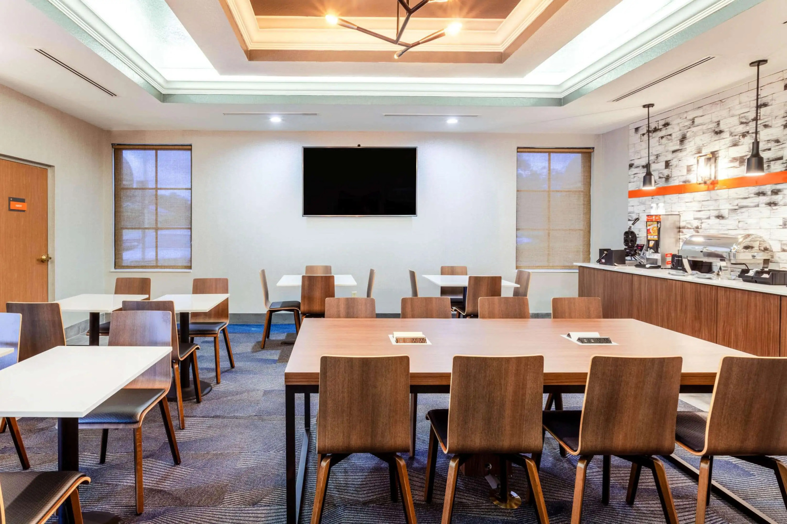 La Quinta Inn & Suites by Wyndham St. Petersburg Northeast