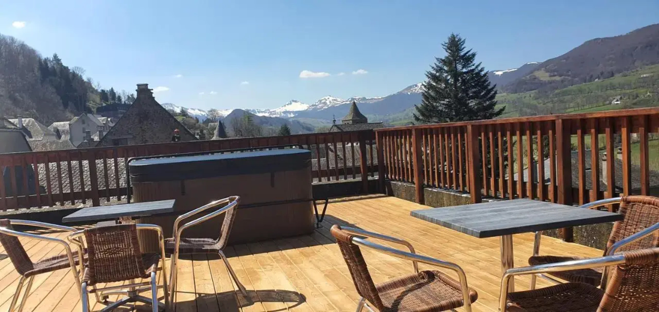 Le grand hôte l de la vallée