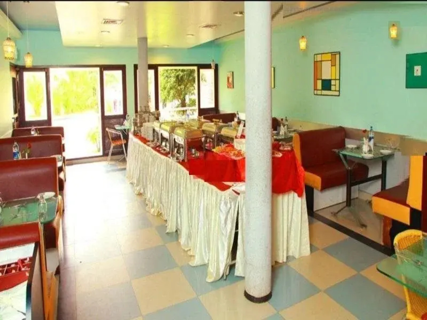 Hotel Highway Garden