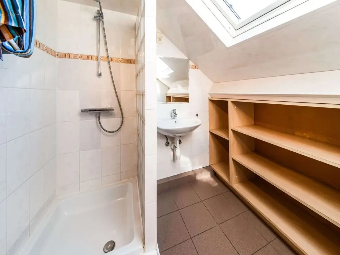 Stone Cottage with Sauna & Hot Tub near Cave of Lorette in Rochefort