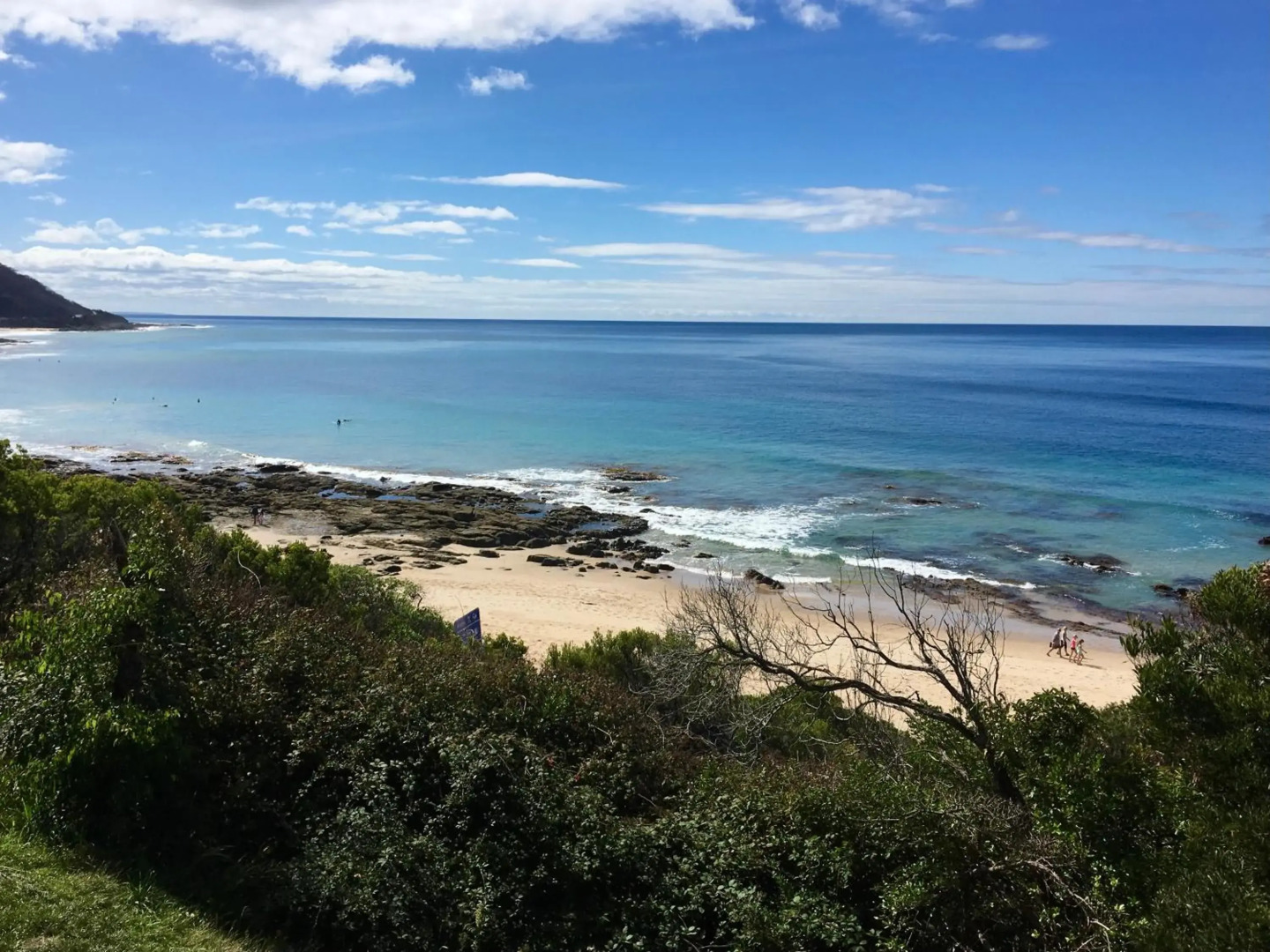 Y Vue - Beachside Apartment with Ocean Views