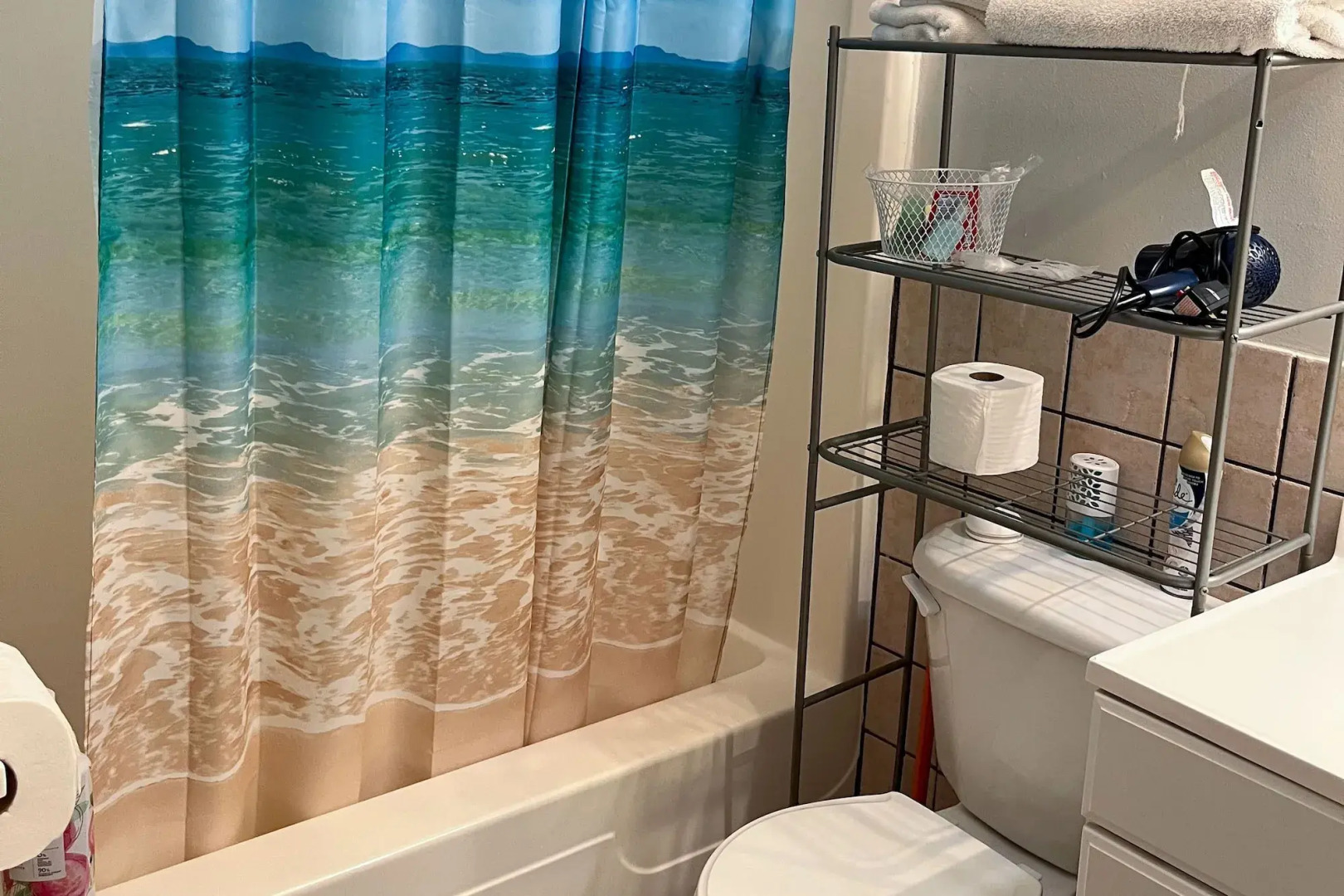 Captain's Table Hotel