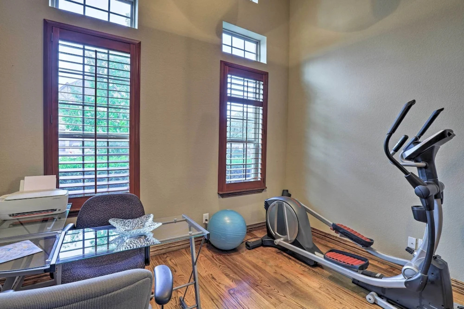 Chic Family-friendly Home in Irving w/ Yard!