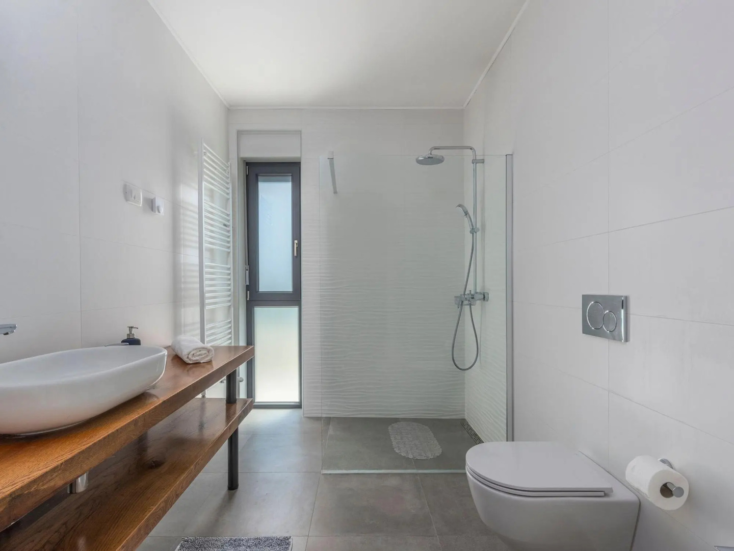 Modern holiday home in Novigrad with swimming pool