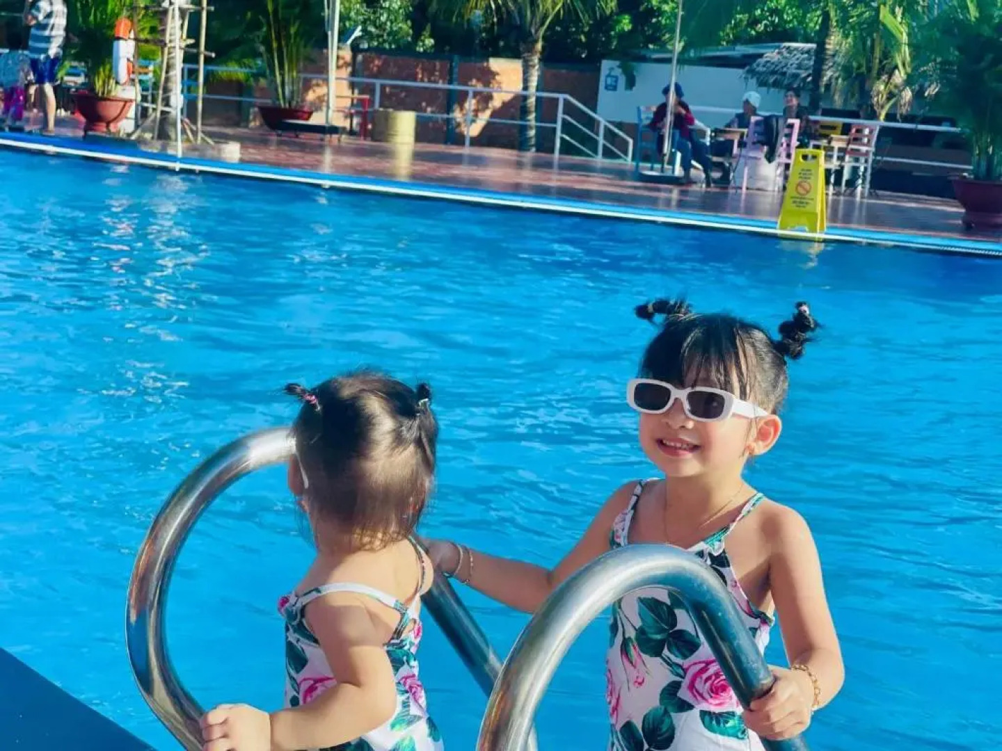 Rooster Mekong Garden & Villas