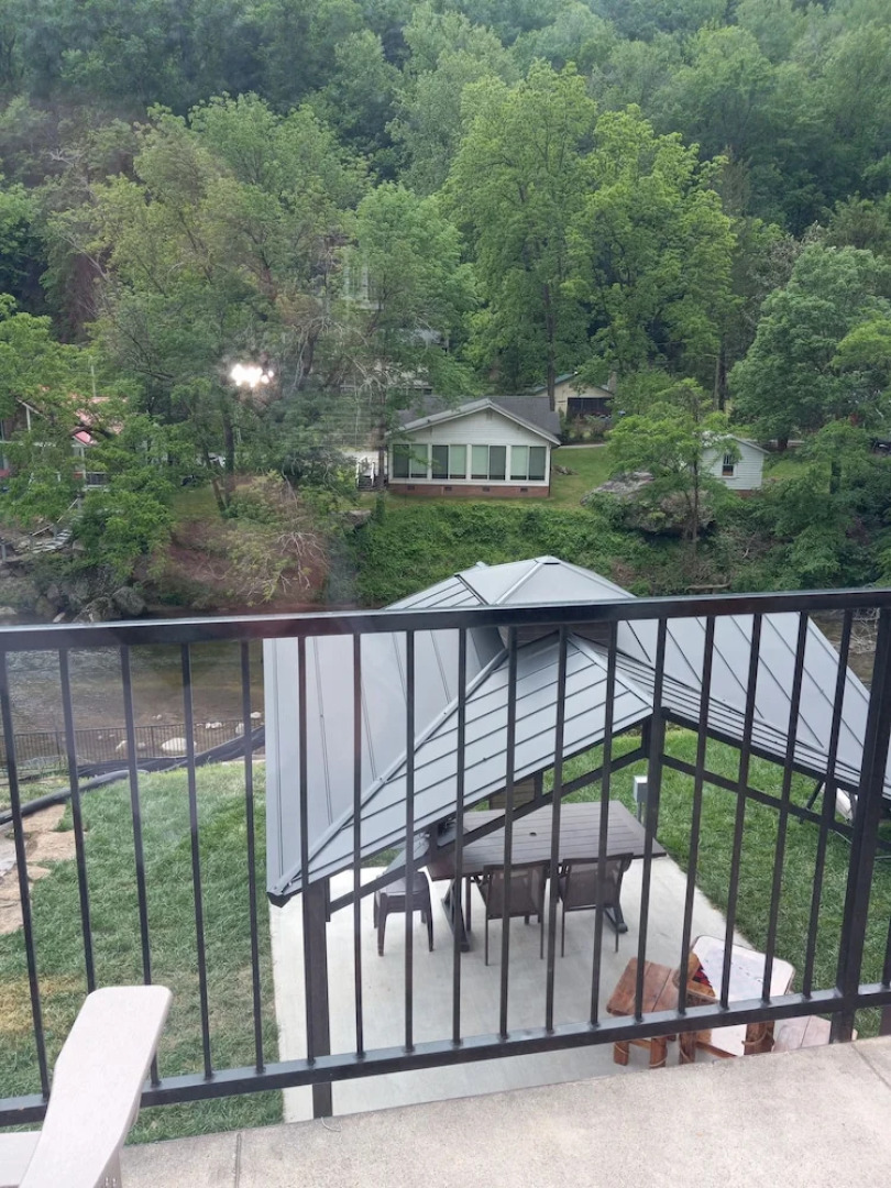 The Carter Lodge On The River