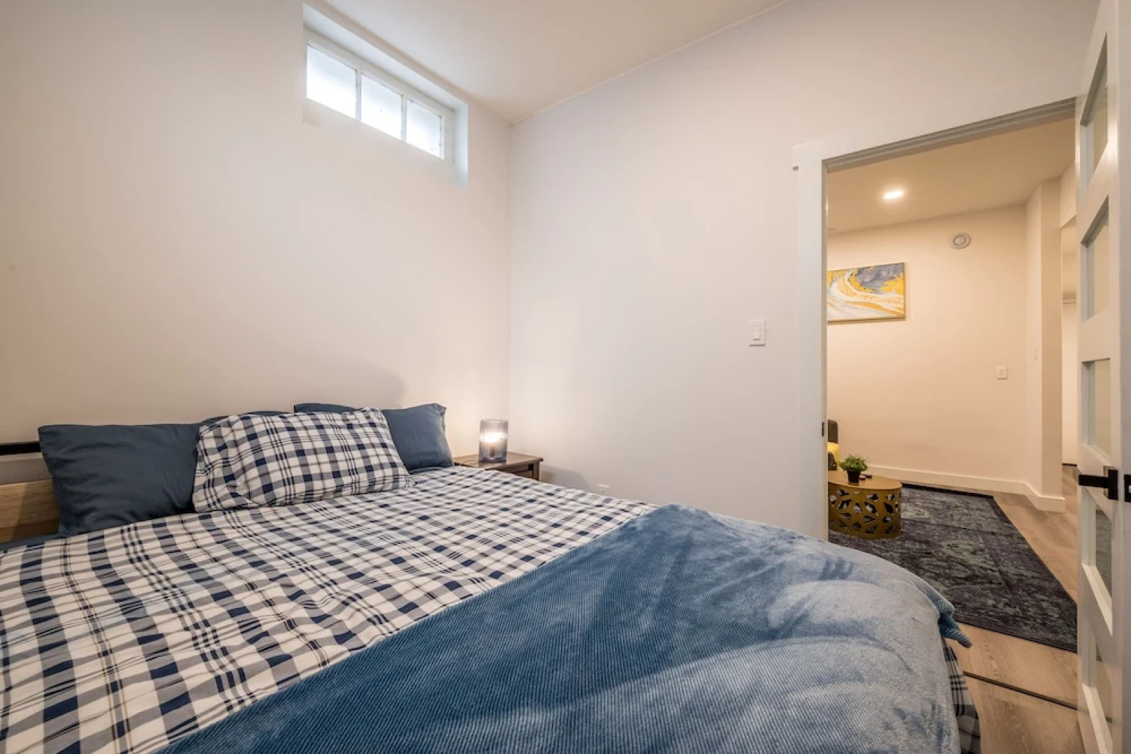 Spacious Newly Renovated 1 Bedroom Suite