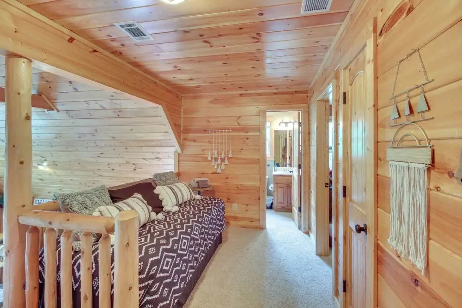 Upscale Coosawattee Cabin w/ Hot Tub & Fire Pit!