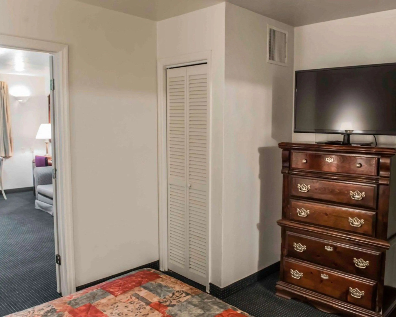 Suburban Studios Tallahassee near University