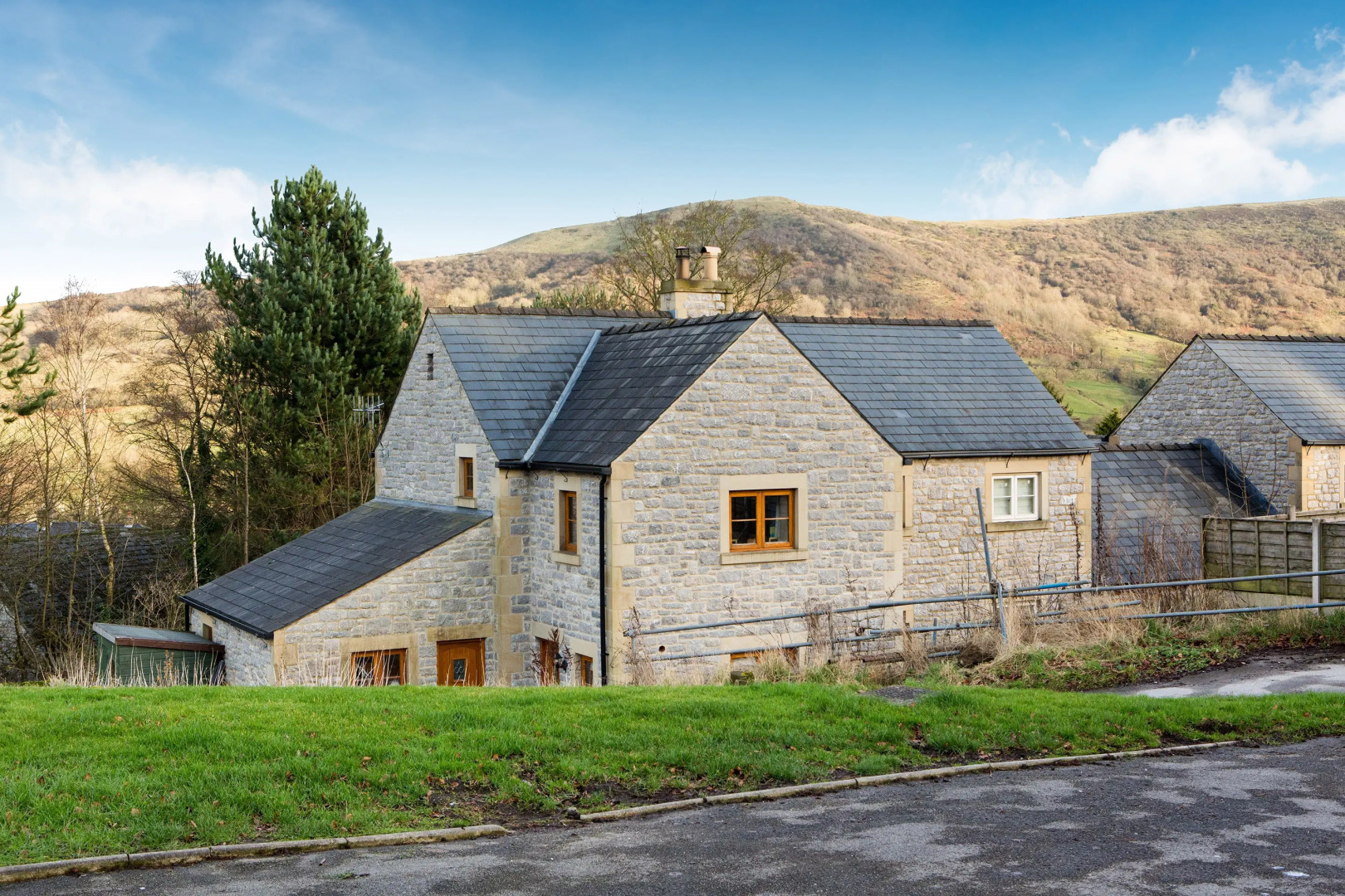 OYO Ye Olde Bowling Green Inn