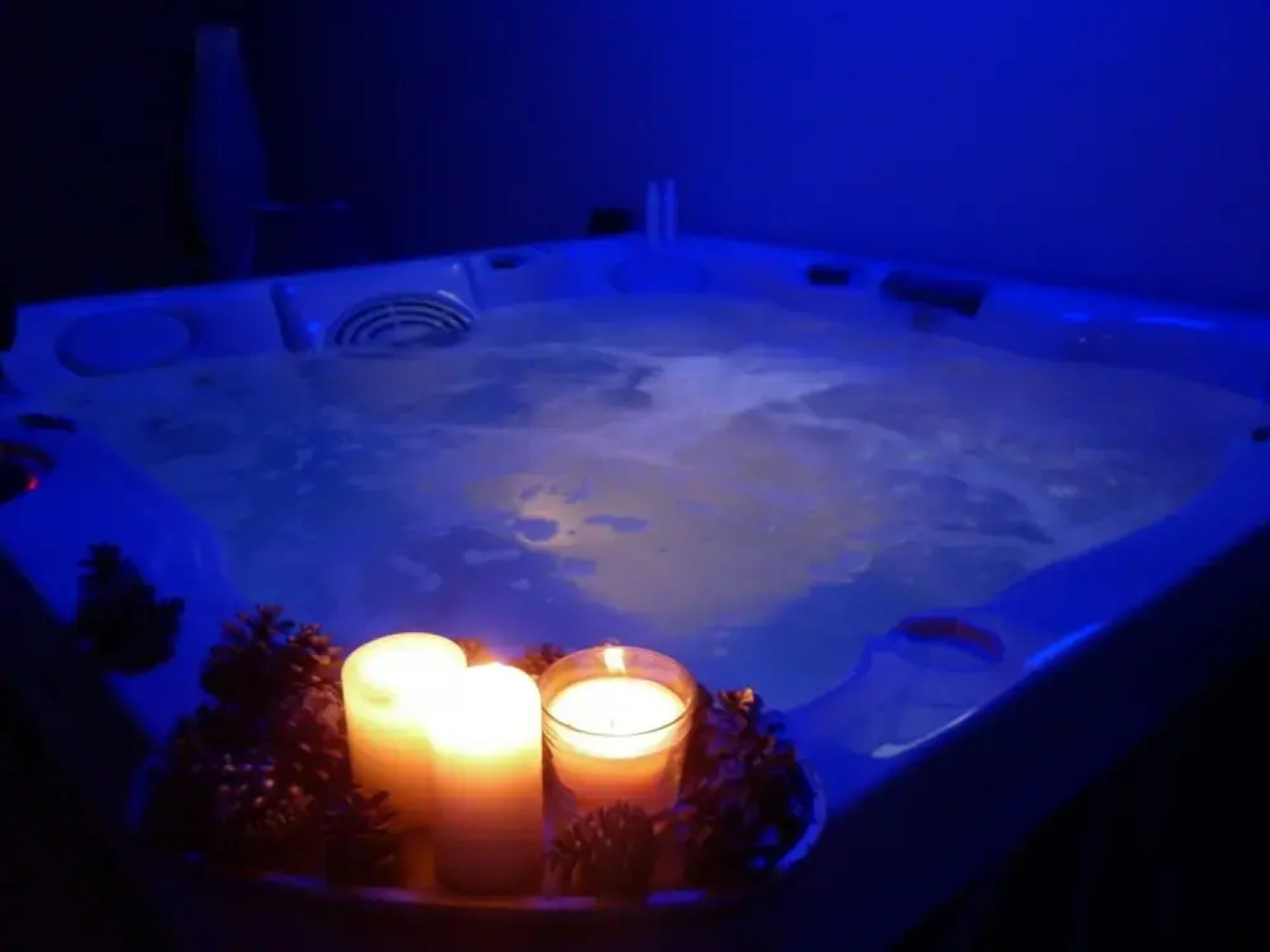 Hillside Villa With Swimming Pool and Jacuzzi - Frasassi Caves