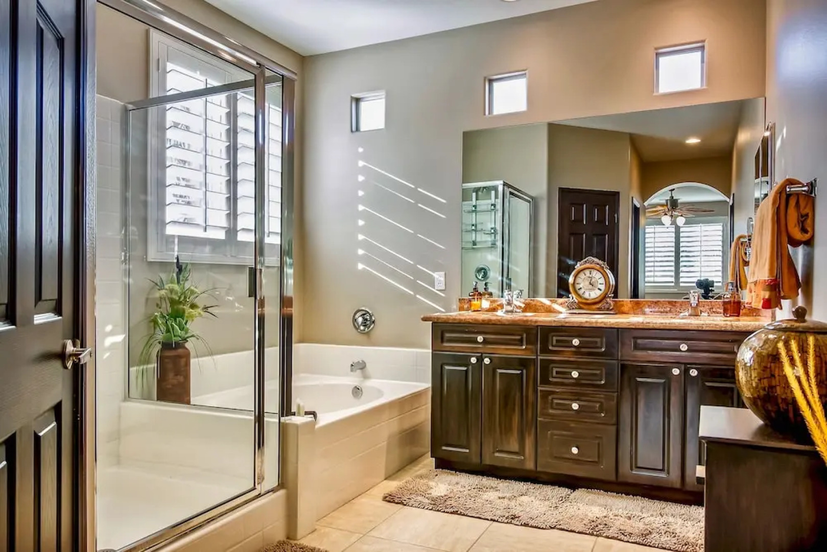 Gemini of the Desert Five Bedroom House