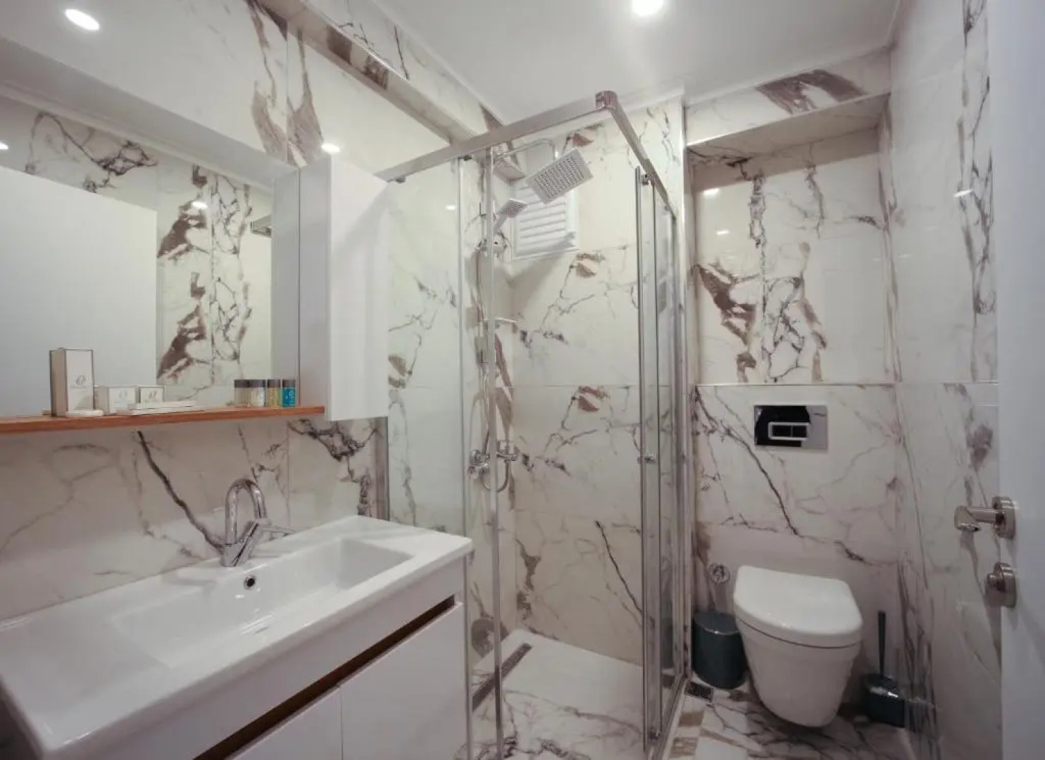 Etiz Hotels & Residences