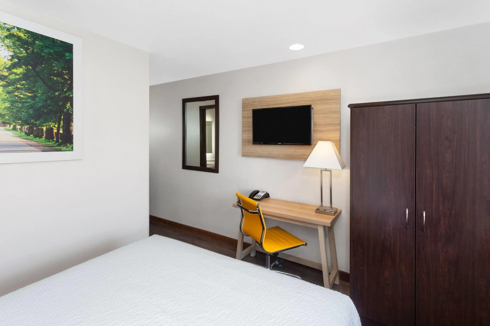 Days Inn & Suites by Wyndham Spokane Airport Airway Heights