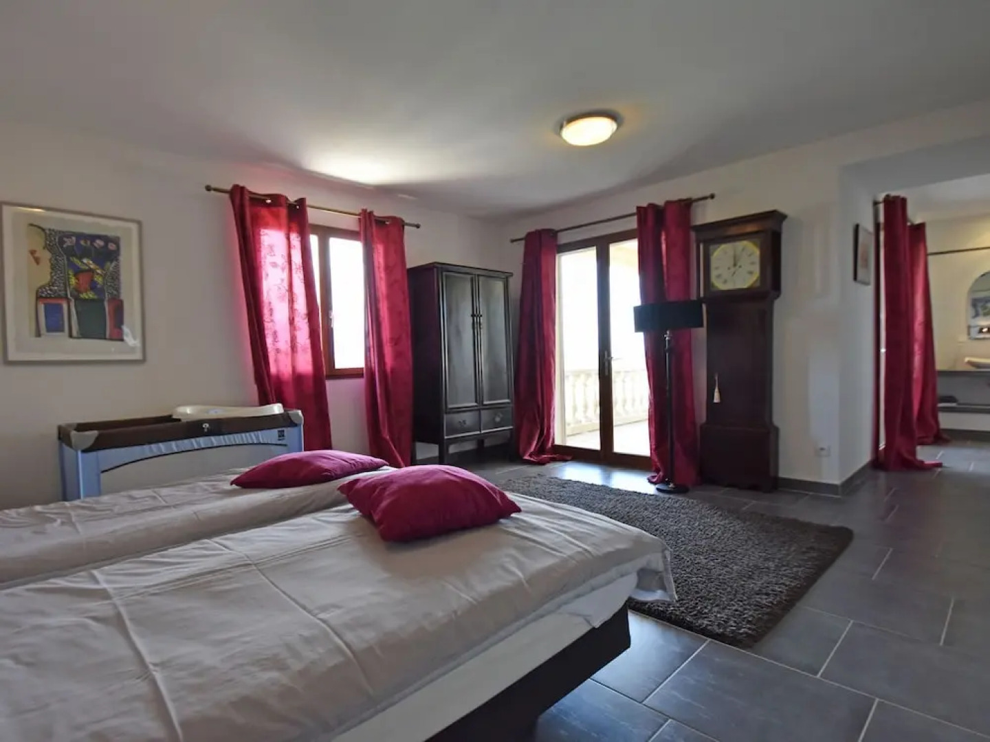 Modern Villa in Montbrun-des-Corbieres with Private Pool