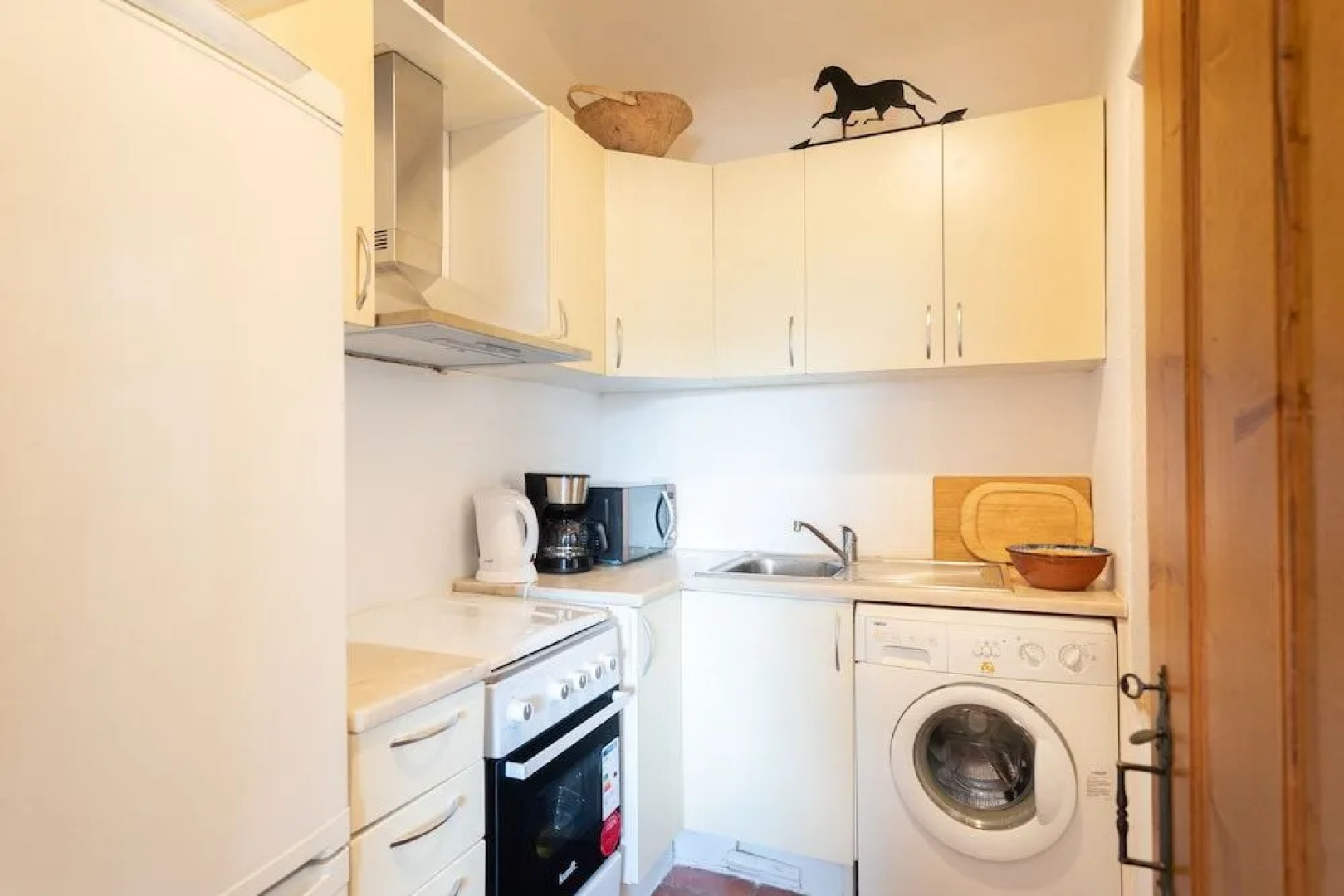 Rosa Estates The Farmhouse & Stables