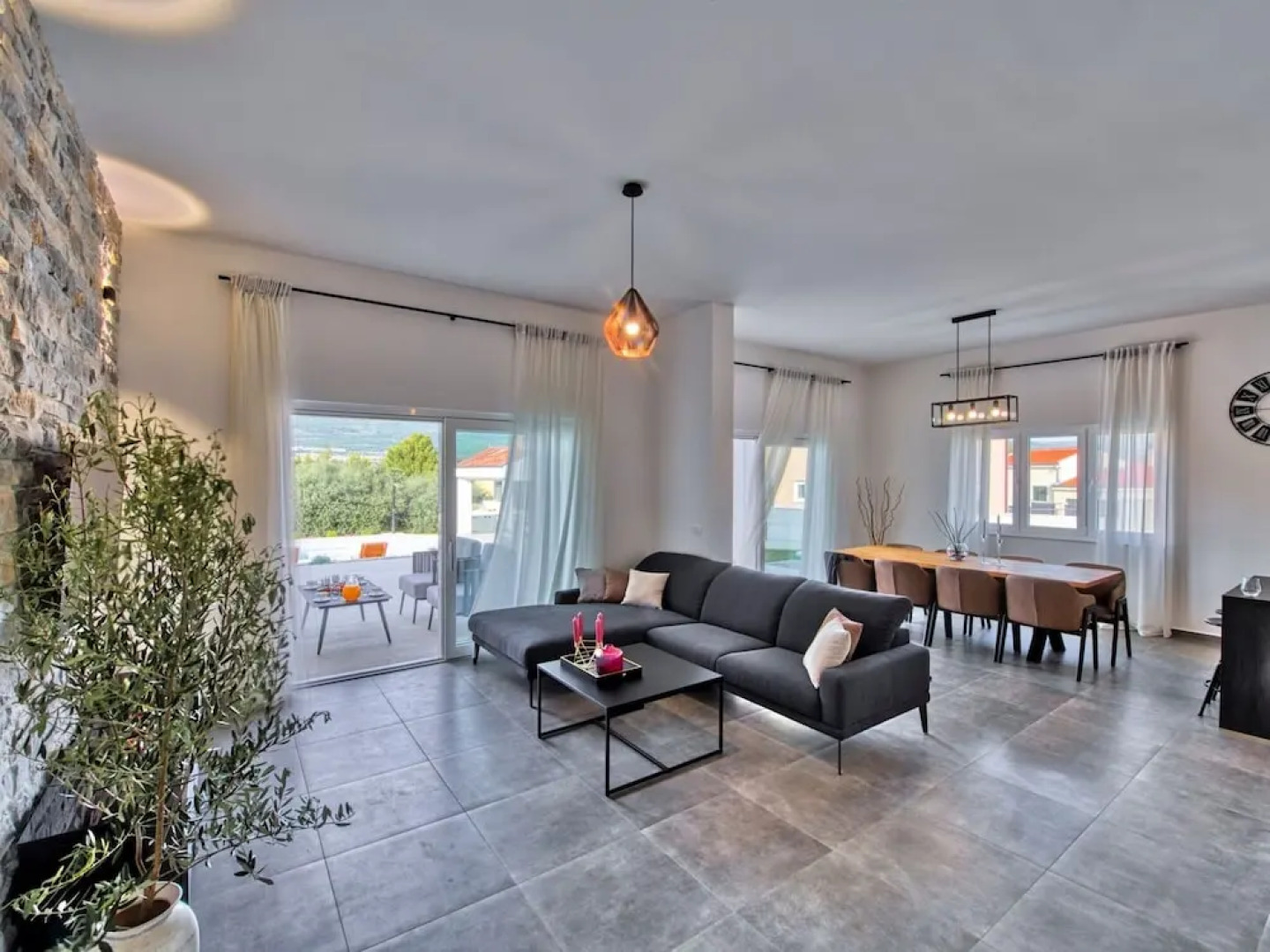 Villa With Private Pool and Garden