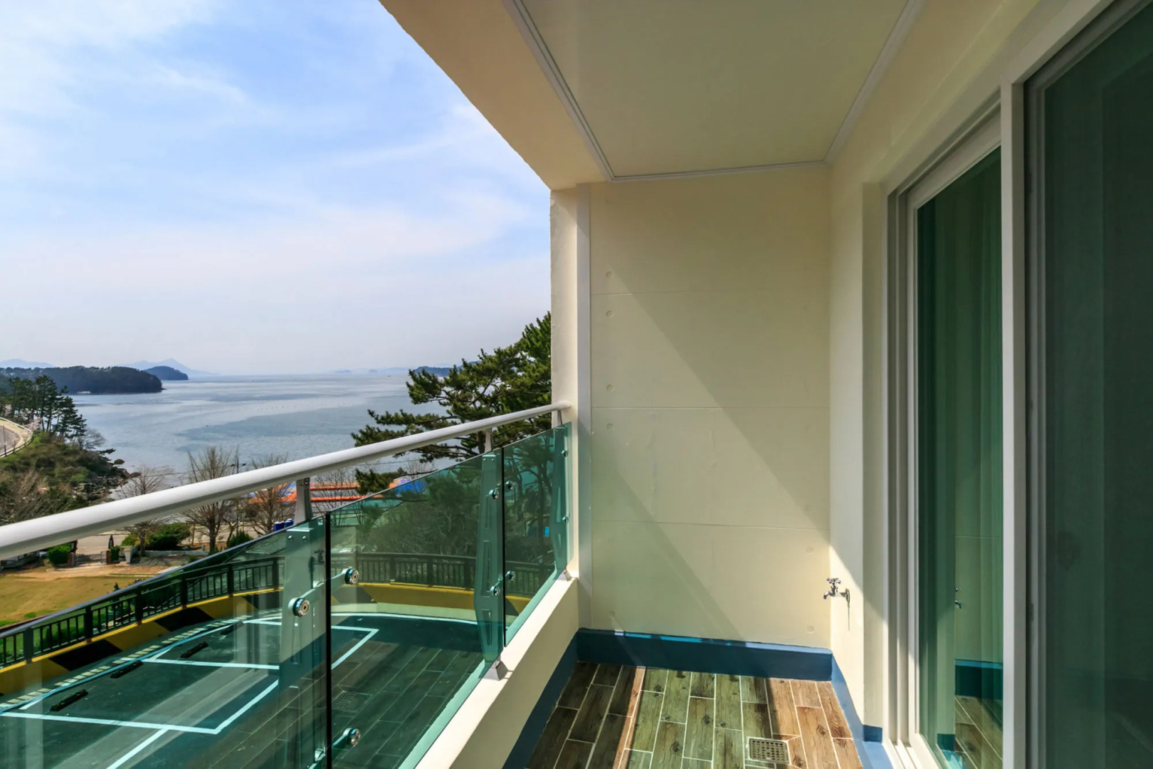 Tongyeong Beachcastle Resort