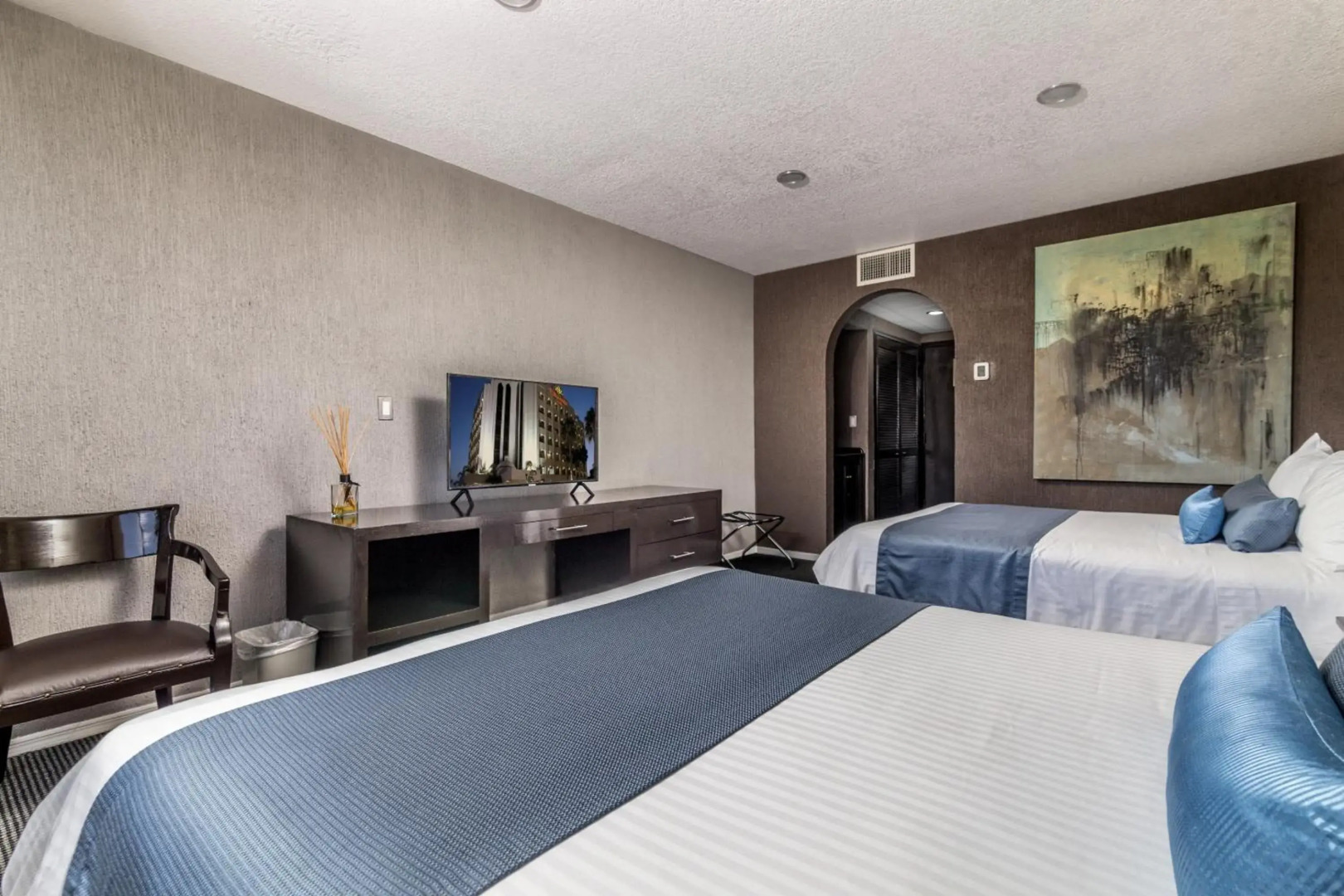 Hotel Pueblo Amigo Plaza & Casino