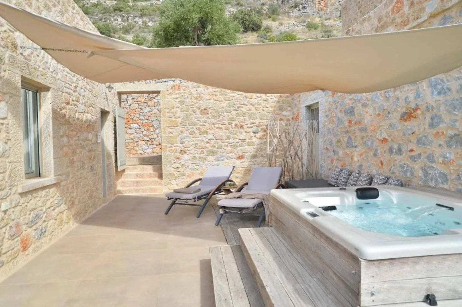 Akrolithi Boutique Hotel