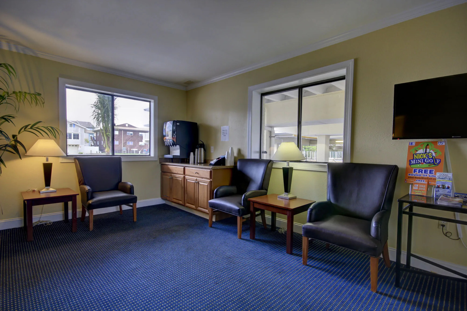 Coastal Palms Inn & Suites