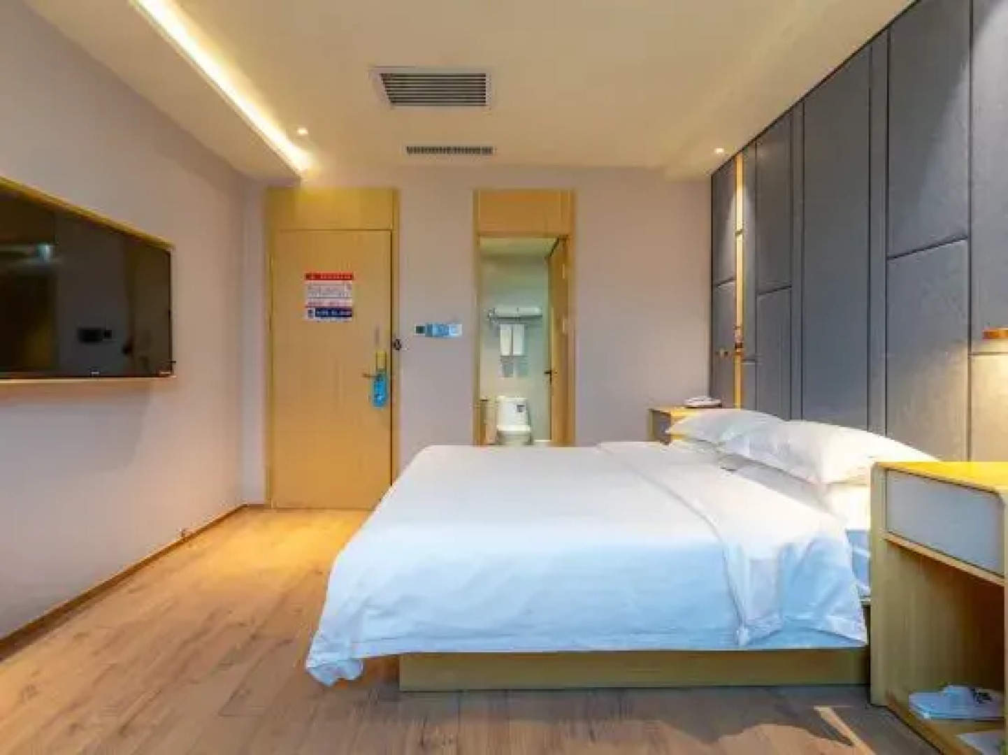 Jiadun Holiday Hotel