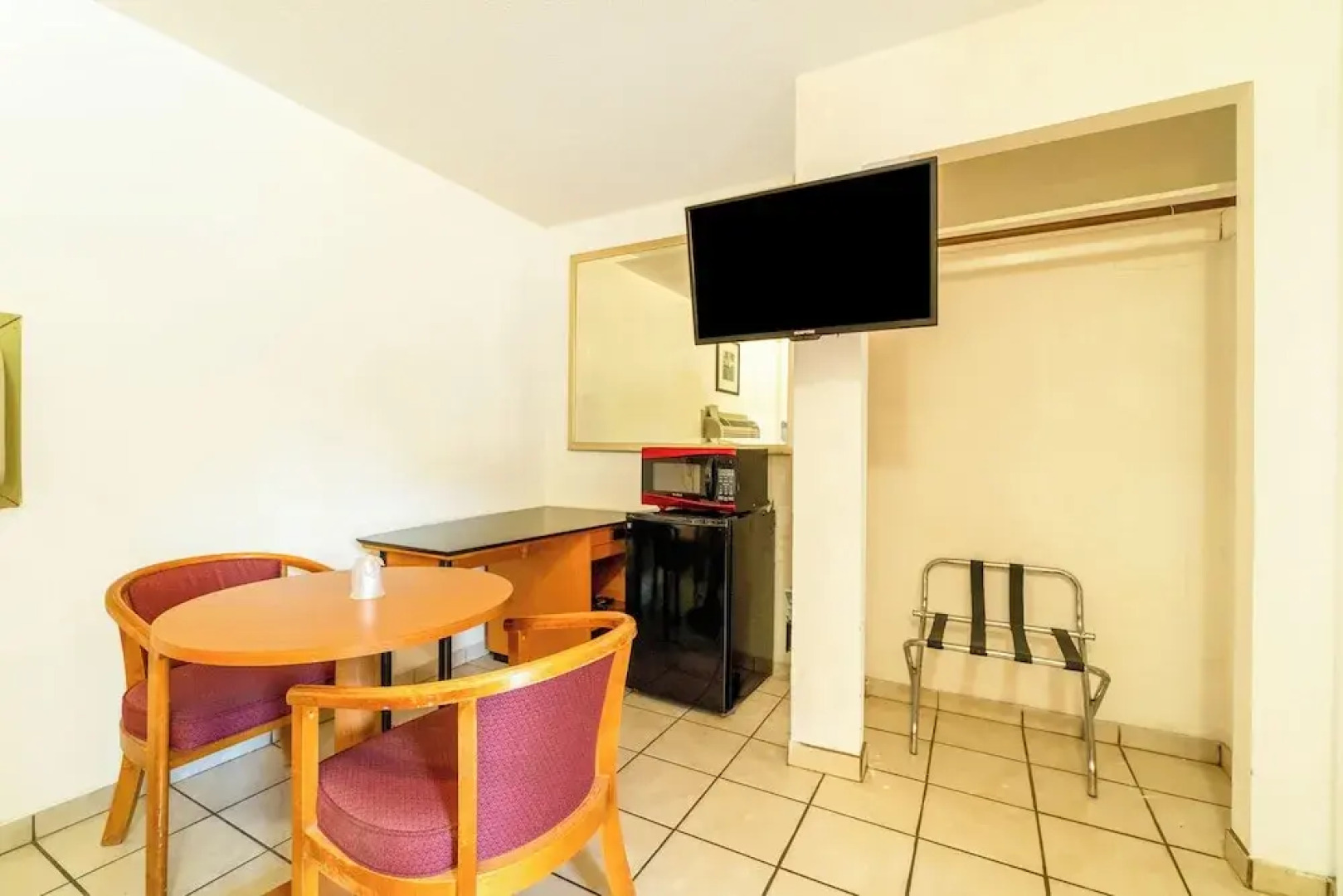 The Inn by El Dorado Lake