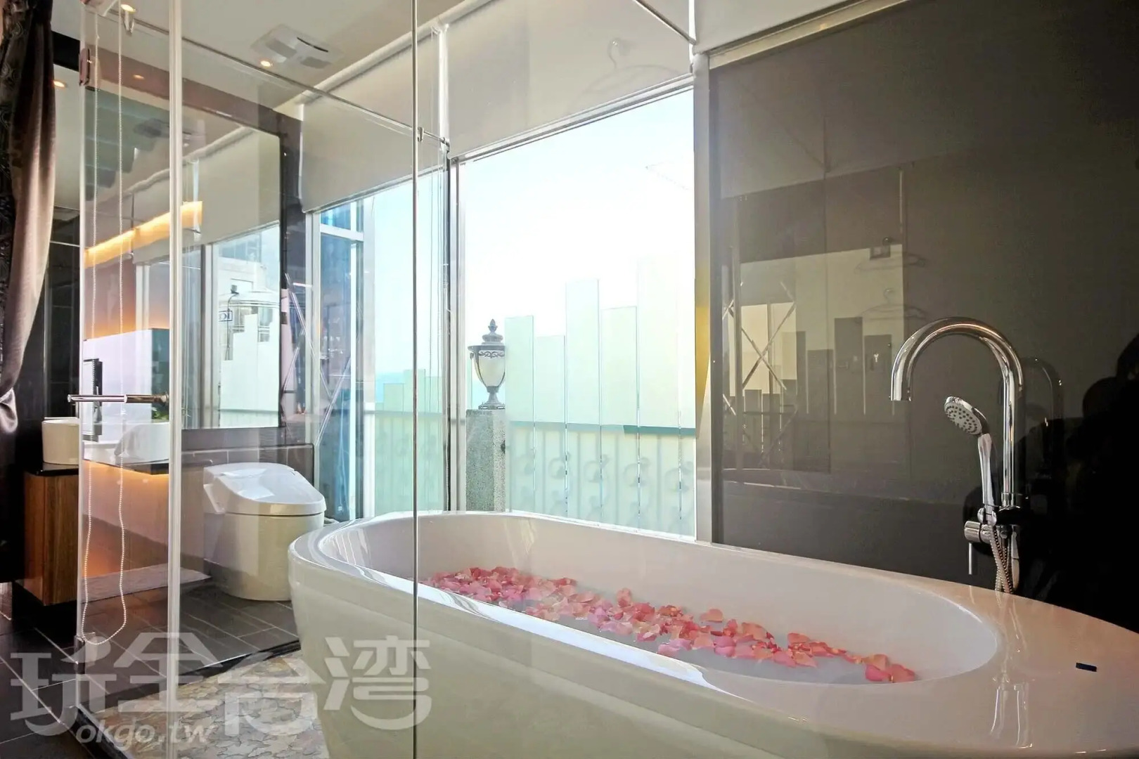 Shuian Lakeside Hotel