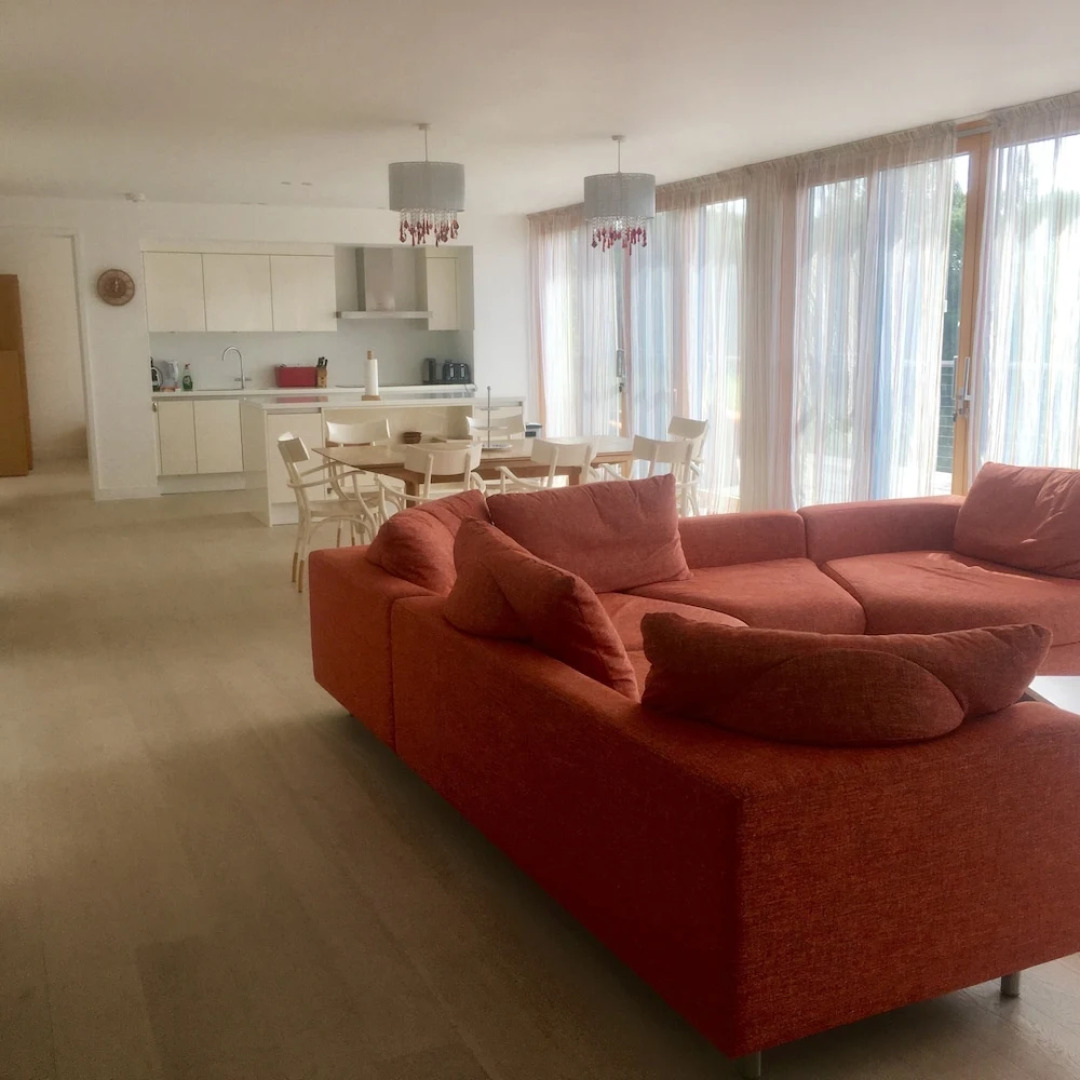 The House by the Lakes