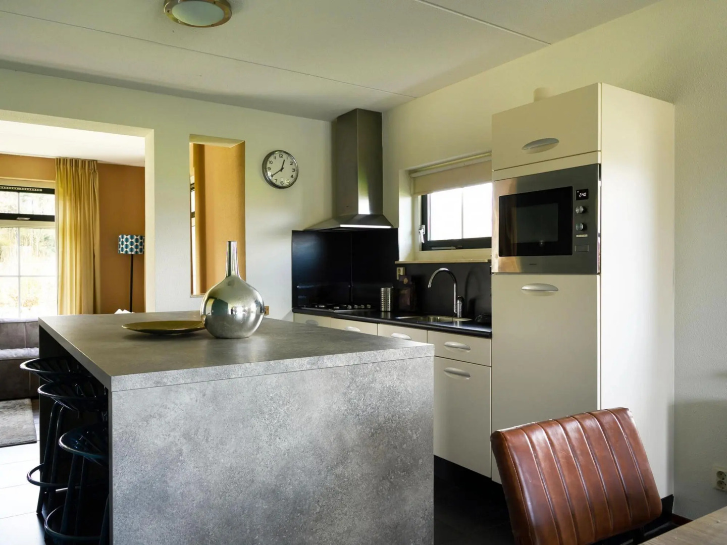 Stylish holiday home in Groningen with jetty