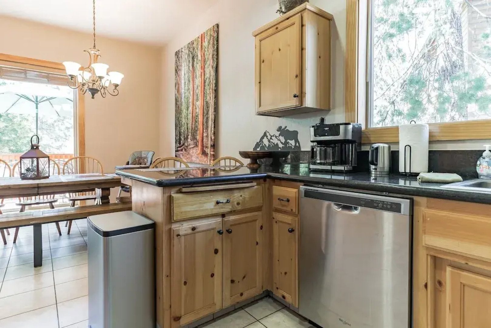 Dog Friendly Summer Vacation Hub Near Town 4 Bedroom Home by Redawning