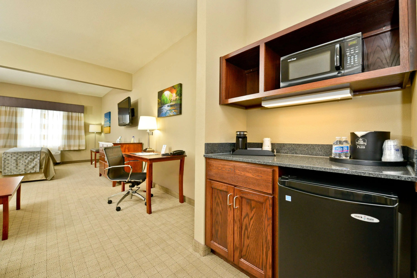 Green Mill Village Hotel & Suites, BW Signature Collection